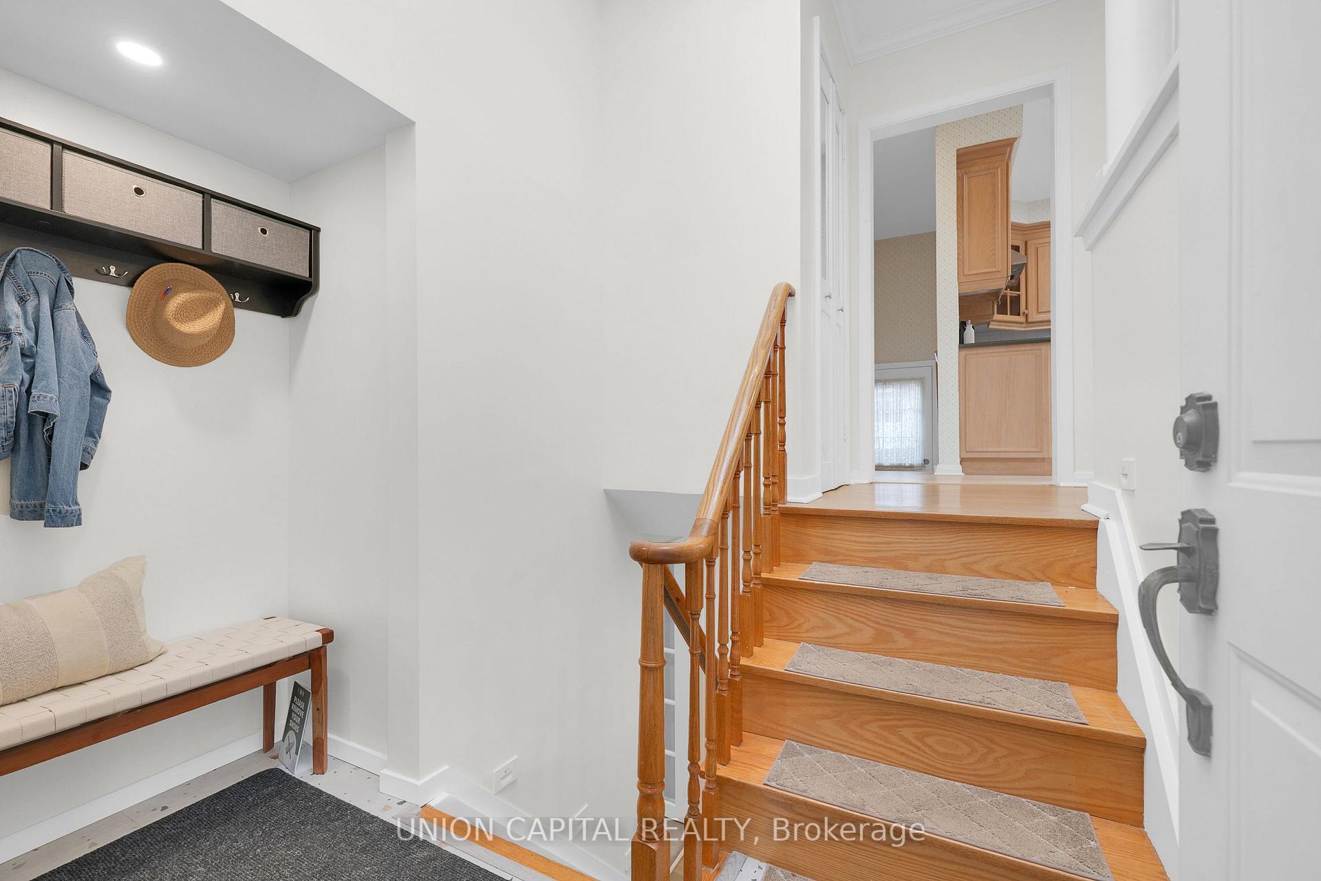 Photo 4 of 8 Baybrook Crescent, Scarborough, Woburn — HOMEH