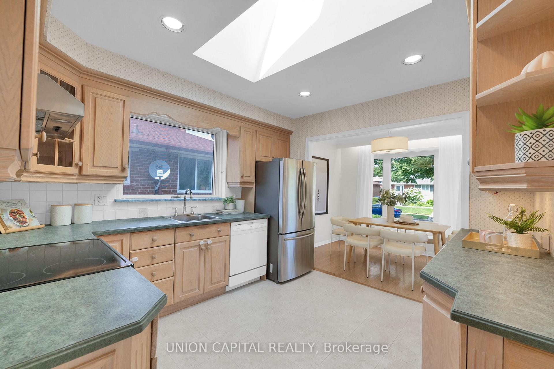 Photo 12 of 8 Baybrook Crescent, Scarborough, Woburn — HOMEH