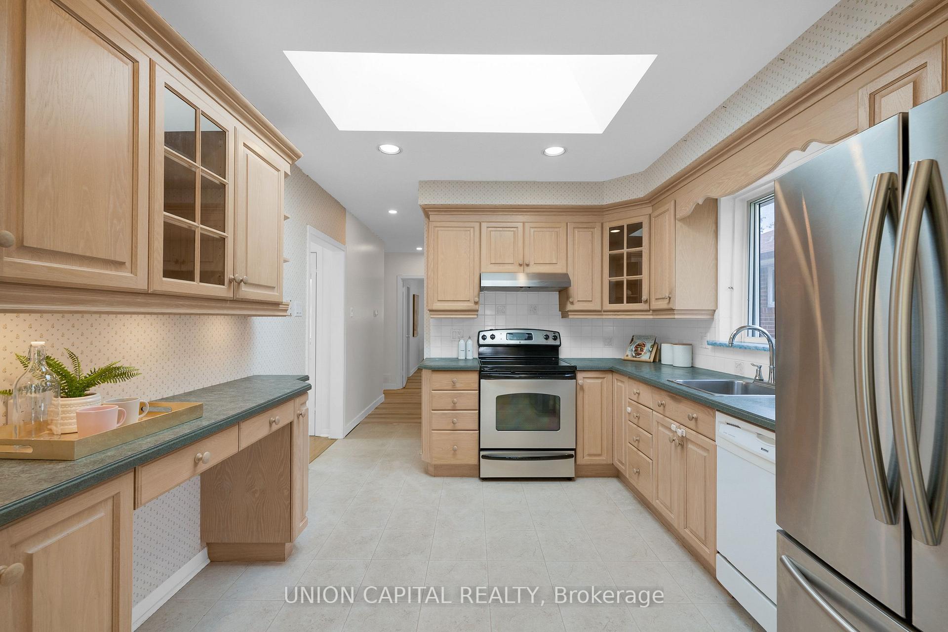 Photo 13 of 8 Baybrook Crescent, Scarborough, Woburn — HOMEH