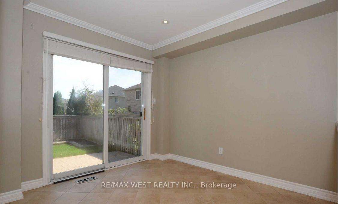 Photo 5 of 49 Bestview Crescent, Vaughan, Rural Vaughan — HOMEH