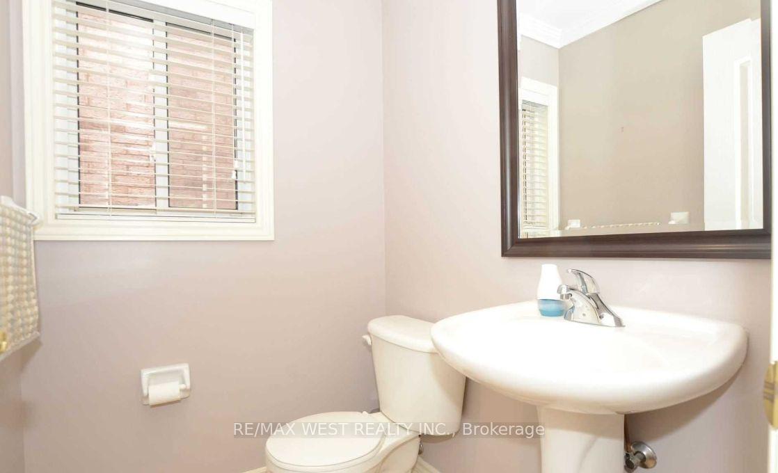 Photo 6 of 49 Bestview Crescent, Vaughan, Rural Vaughan — HOMEH