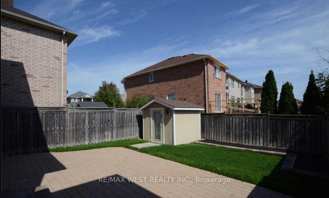 Photo 12 of 49 Bestview Crescent, Vaughan, Rural Vaughan — HOMEH