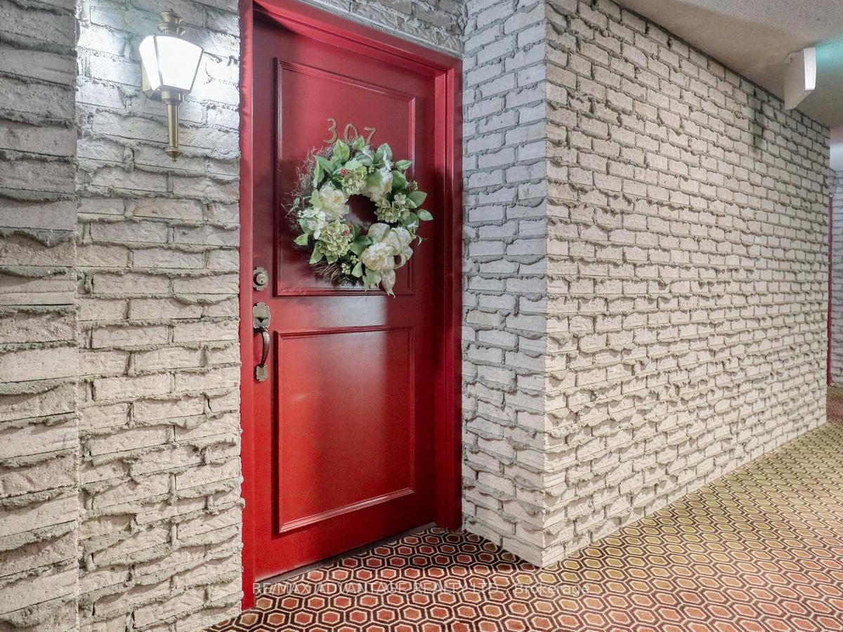 Photo of Unit 307, 693 Windermere Road
