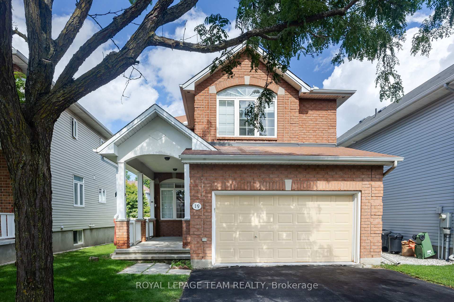 Photo 1 of 19 Dunn Street, Ottawa, Kanata - Beaverbrook — HOMEH