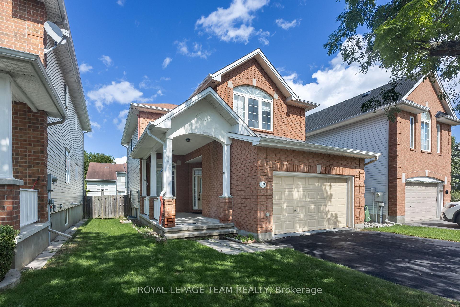 Photo 5 of 19 Dunn Street, Ottawa, Kanata - Beaverbrook — HOMEH