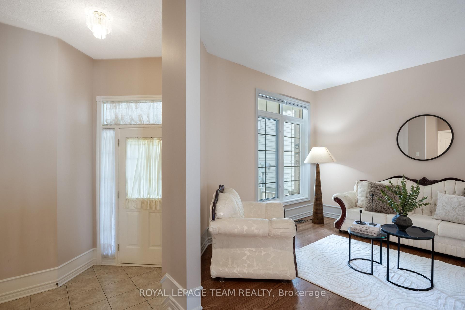 Photo 11 of 19 Dunn Street, Ottawa, Kanata - Beaverbrook — HOMEH