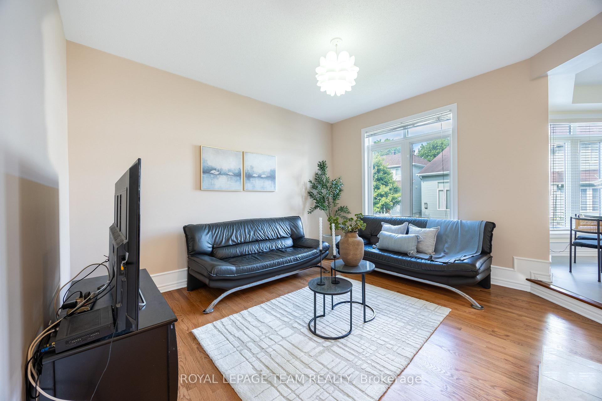 Photo 18 of 19 Dunn Street, Ottawa, Kanata - Beaverbrook — HOMEH