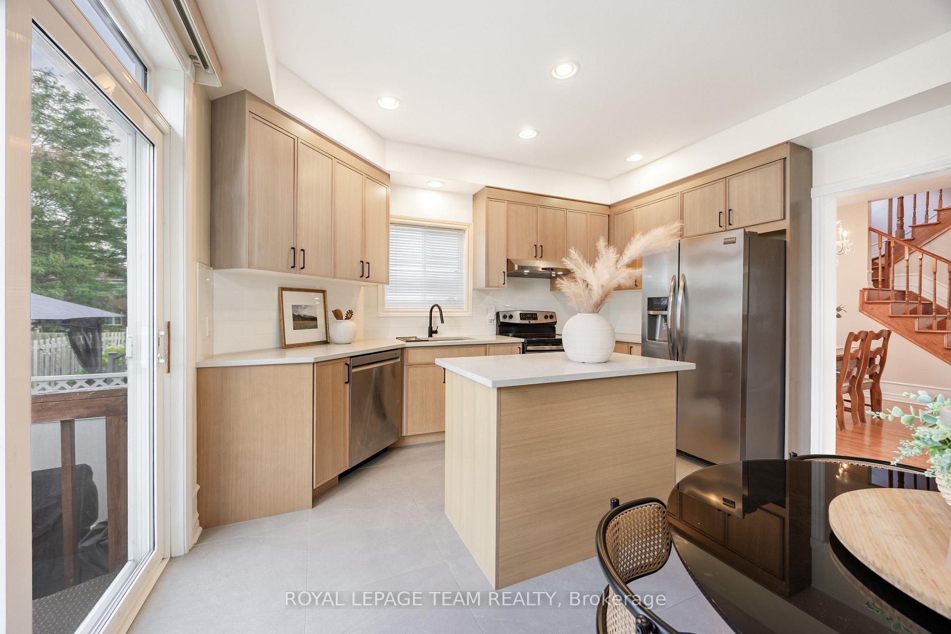 Photo 22 of 19 Dunn Street, Ottawa, Kanata - Beaverbrook — HOMEH