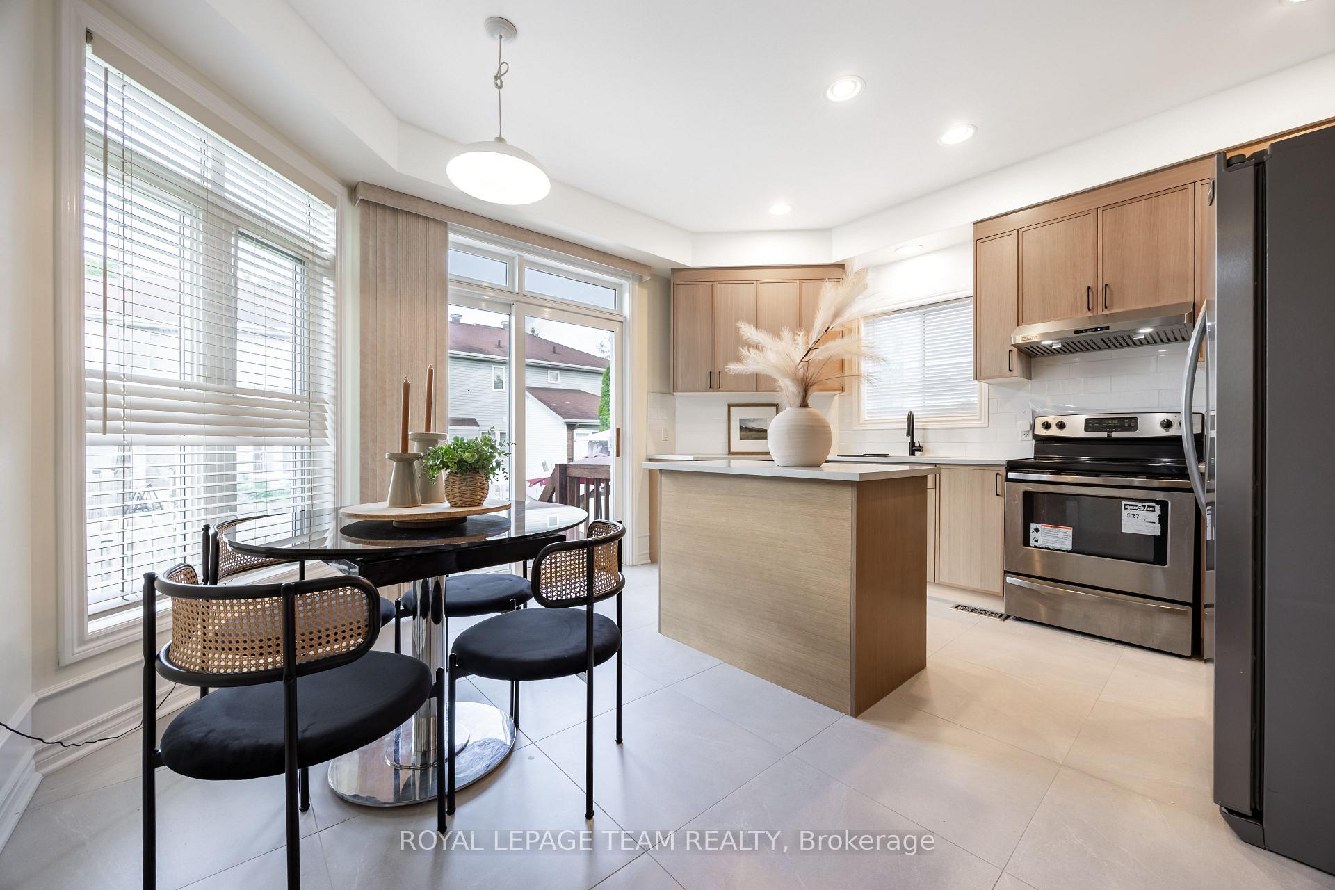 Photo 24 of 19 Dunn Street, Ottawa, Kanata - Beaverbrook — HOMEH
