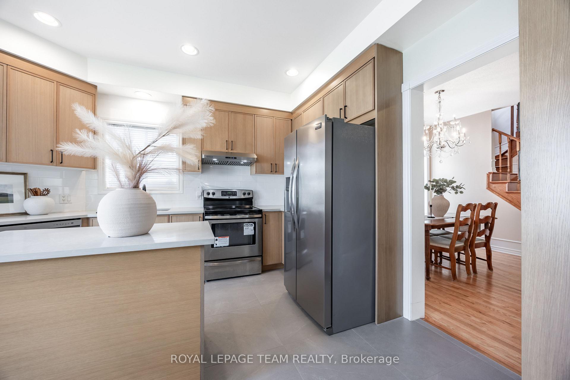 Photo 25 of 19 Dunn Street, Ottawa, Kanata - Beaverbrook — HOMEH