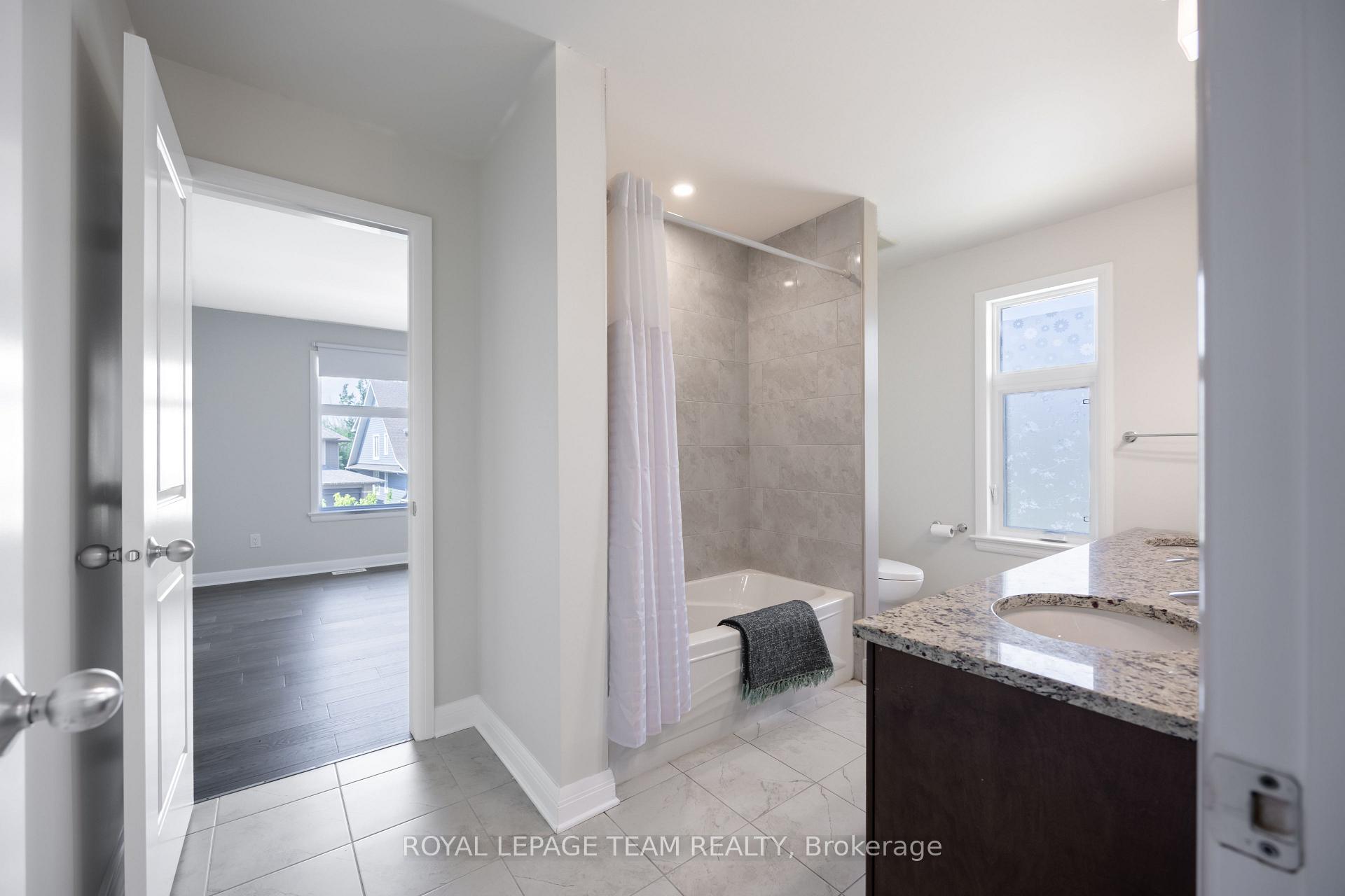 Photo 31 of 131 Escarpment Crescent, Ottawa, Kanata - Kanata Lakes/Heritage Hills — HOMEH