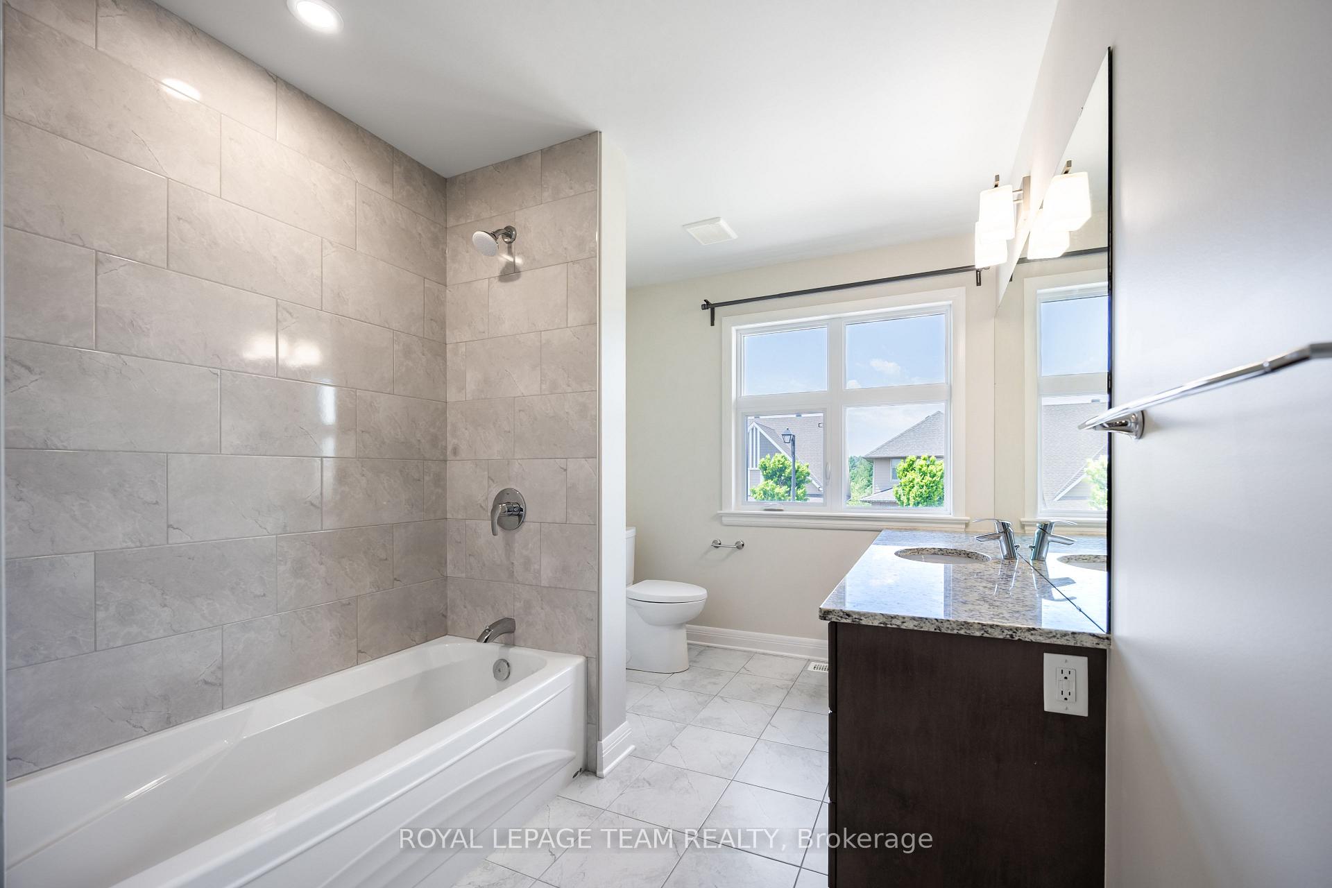 Photo 39 of 131 Escarpment Crescent, Ottawa, Kanata - Kanata Lakes/Heritage Hills — HOMEH