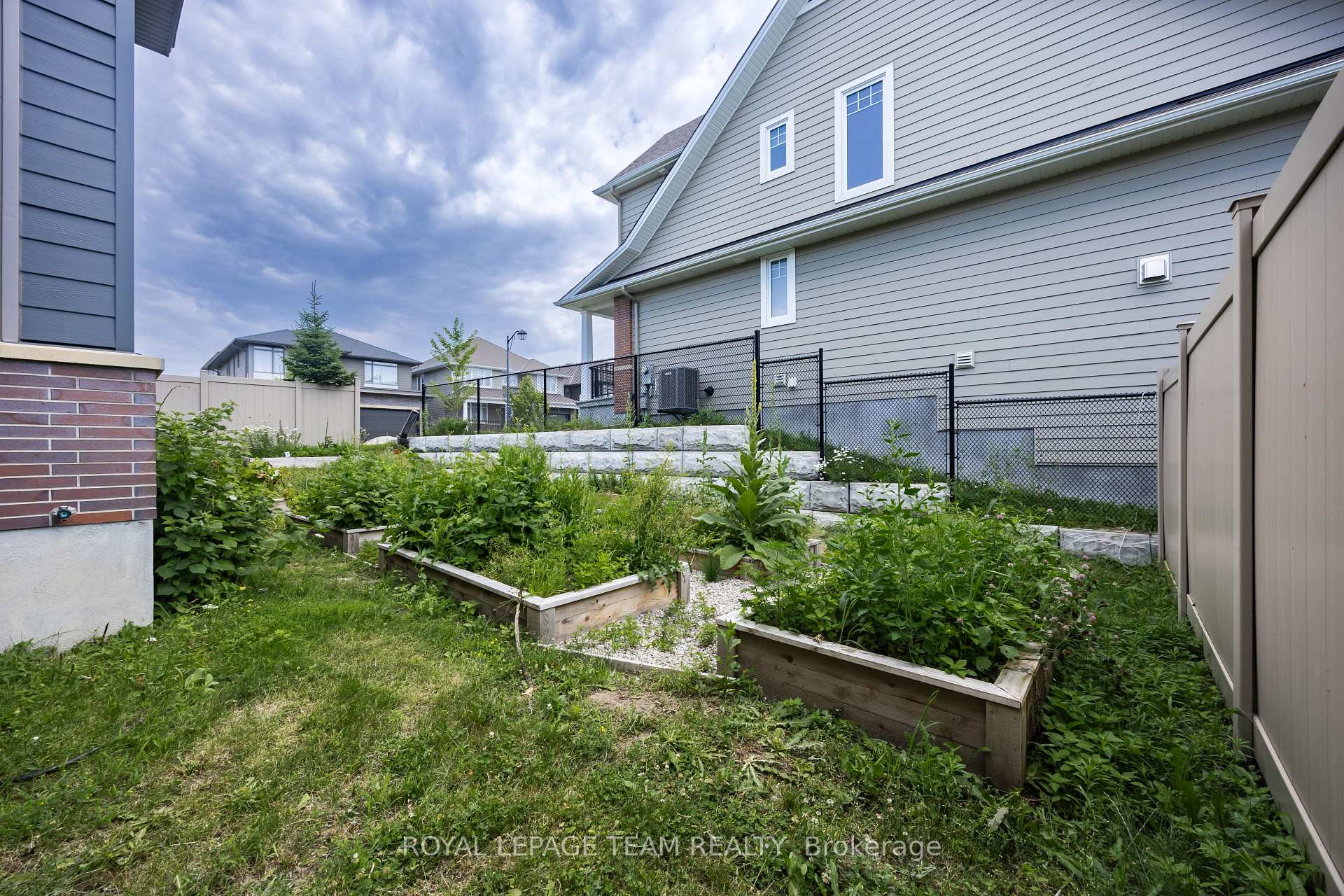 Photo 50 of 131 Escarpment Crescent, Ottawa, Kanata - Kanata Lakes/Heritage Hills — HOMEH