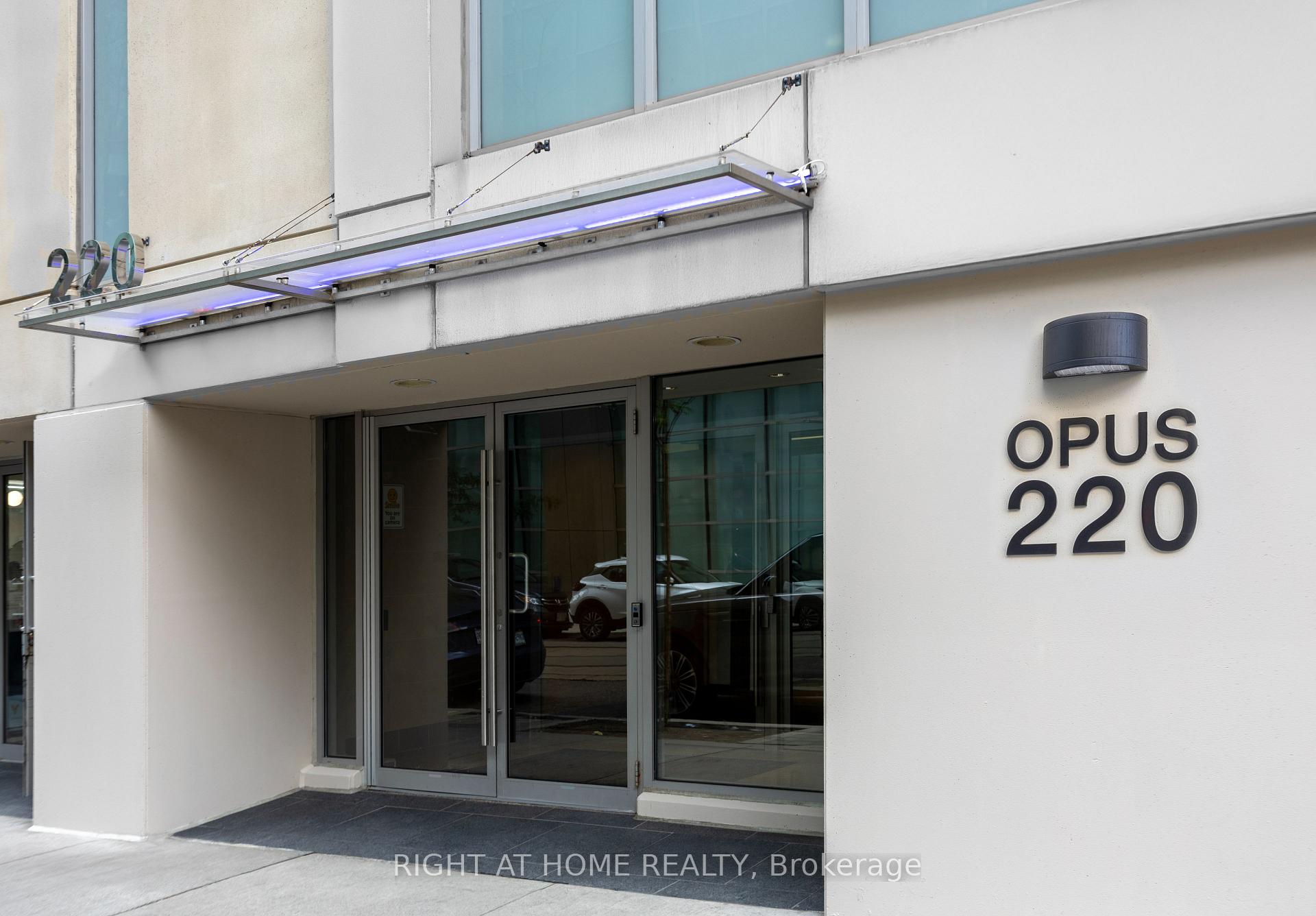 Photo of Unit 905, 220 Victoria Street