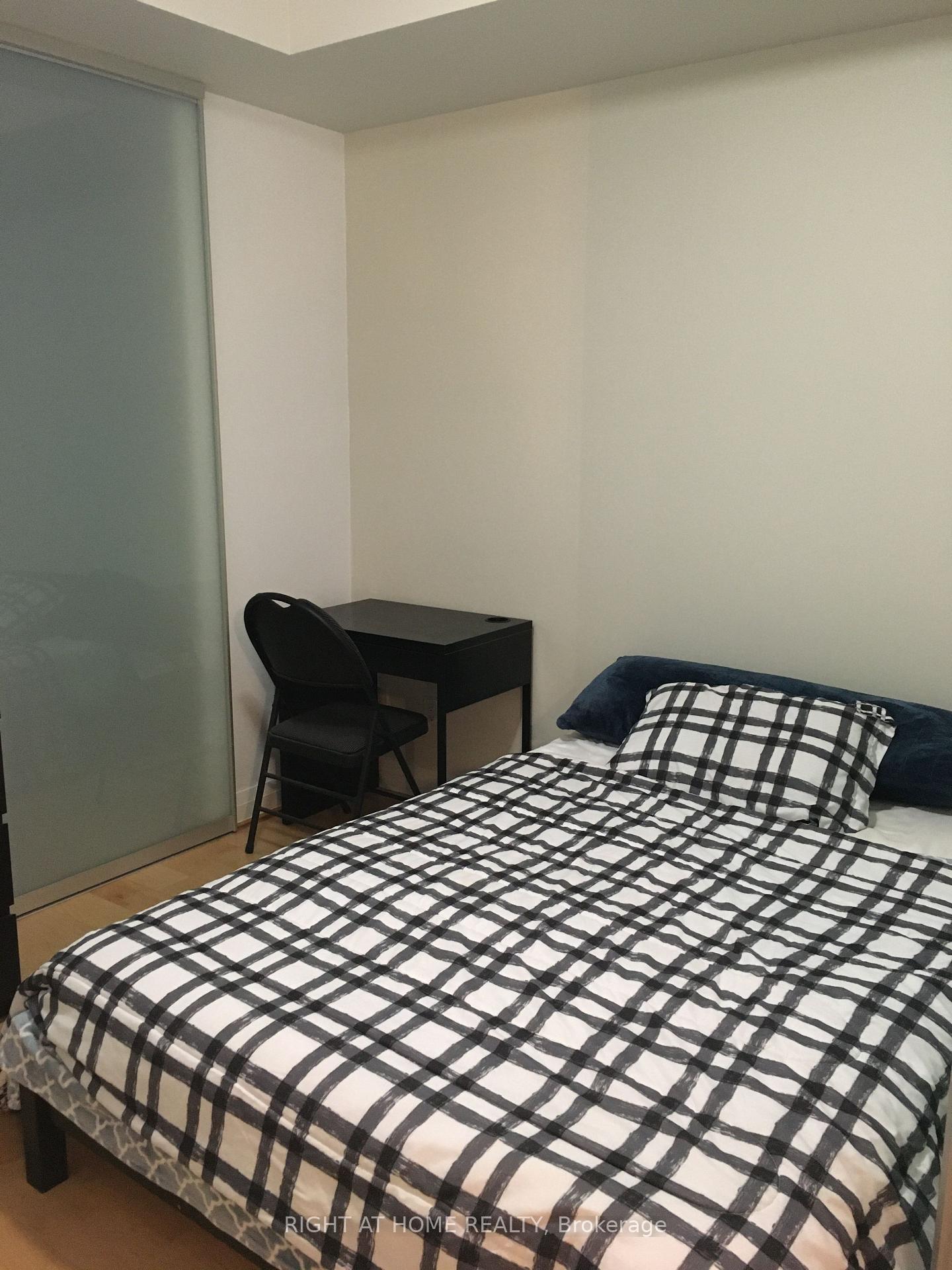 Photo 12 of Unit 905, 220 Victoria Street, Toronto, Church-Yonge Corridor — HOMEH