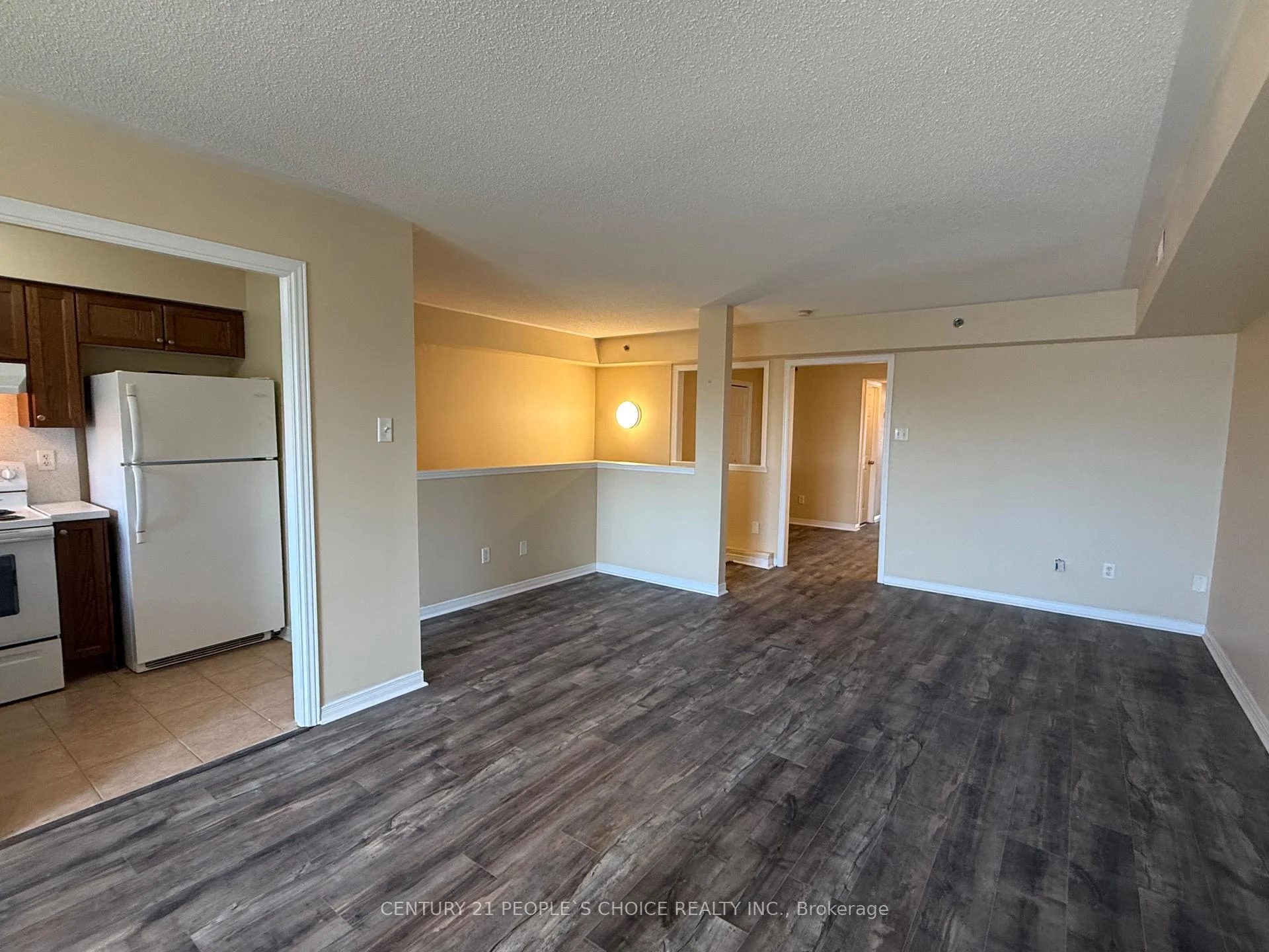 Photo 9 of Unit 2, 9699 Jane Street, Vaughan, Maple — HOMEH