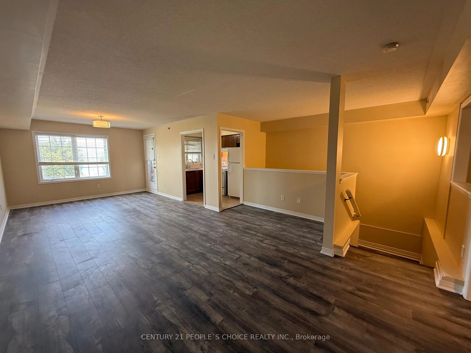 Photo 10 of Unit 2, 9699 Jane Street, Vaughan, Maple — HOMEH