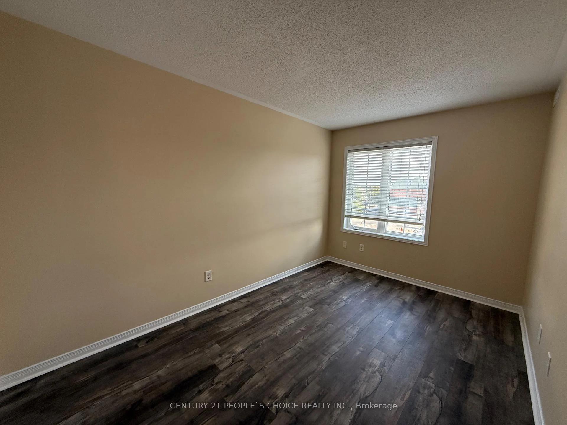Photo 15 of Unit 2, 9699 Jane Street, Vaughan, Maple — HOMEH