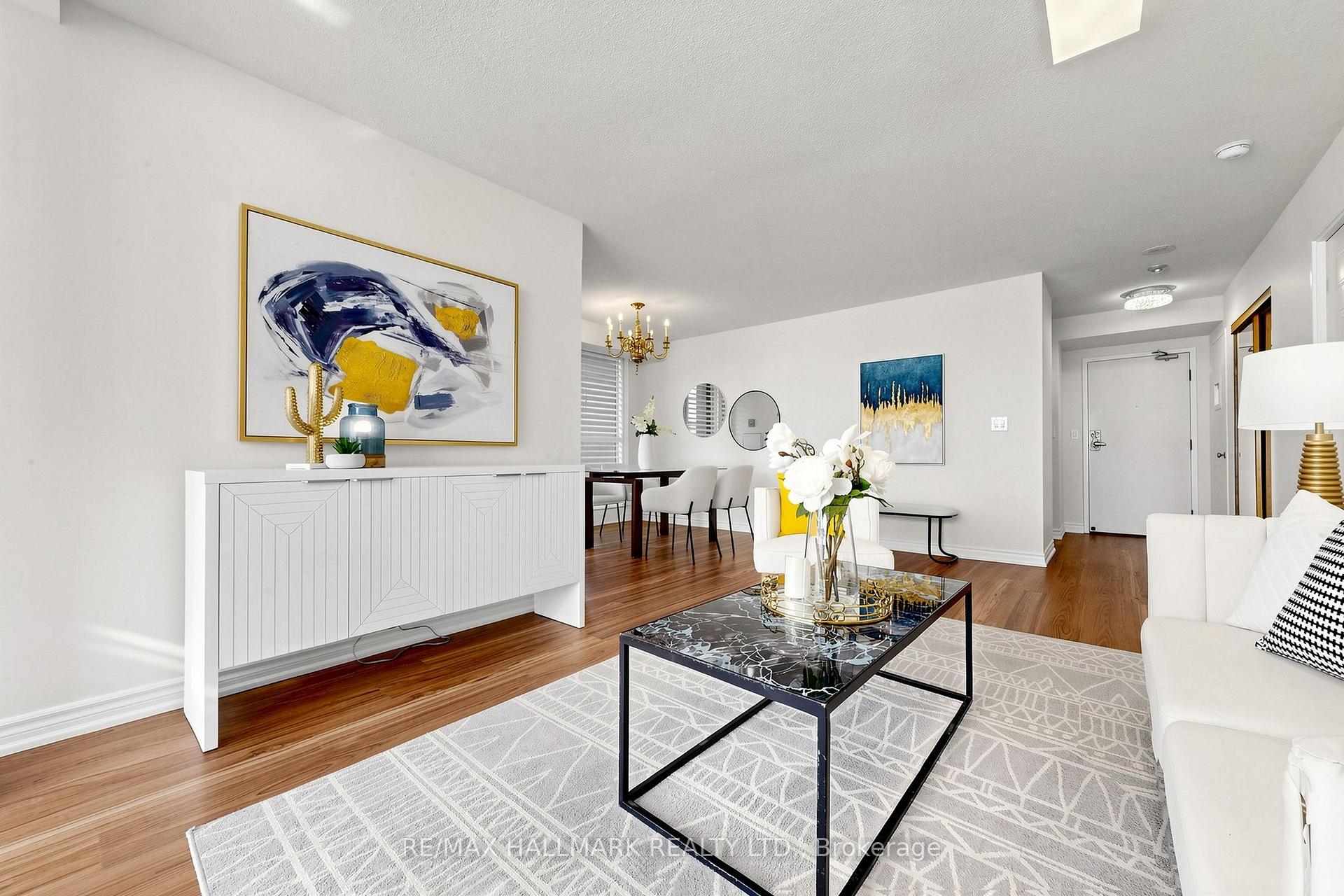 Photo 4 of Unit 210, 33 Weldrick Road E, Richmond Hill, Observatory — HOMEH