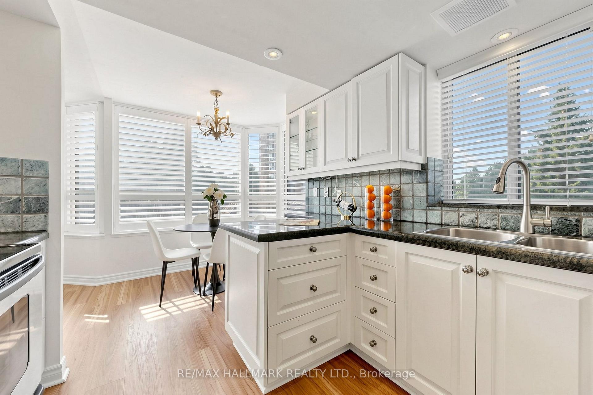 Photo 11 of Unit 210, 33 Weldrick Road E, Richmond Hill, Observatory — HOMEH
