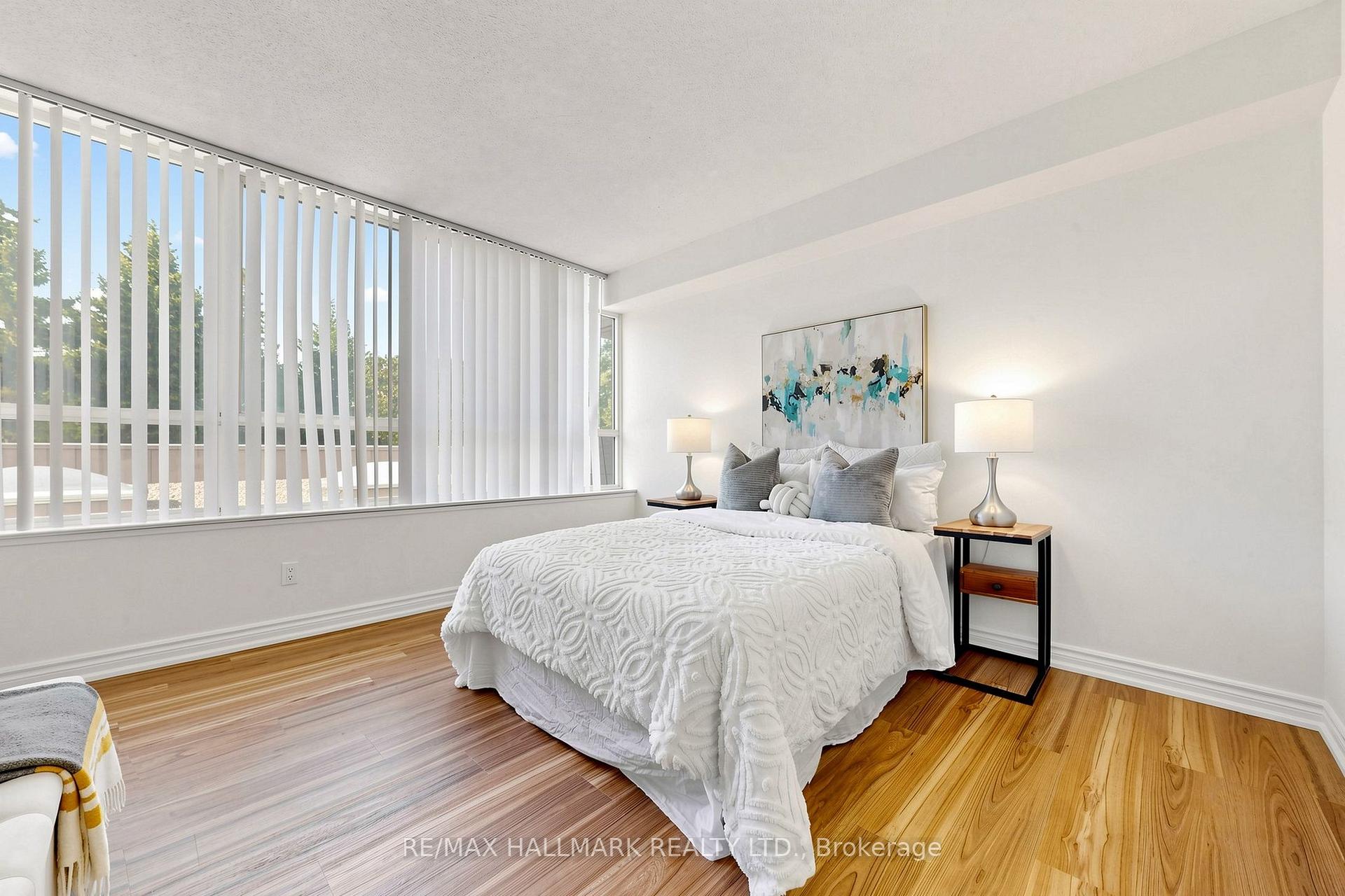 Photo 14 of Unit 210, 33 Weldrick Road E, Richmond Hill, Observatory — HOMEH