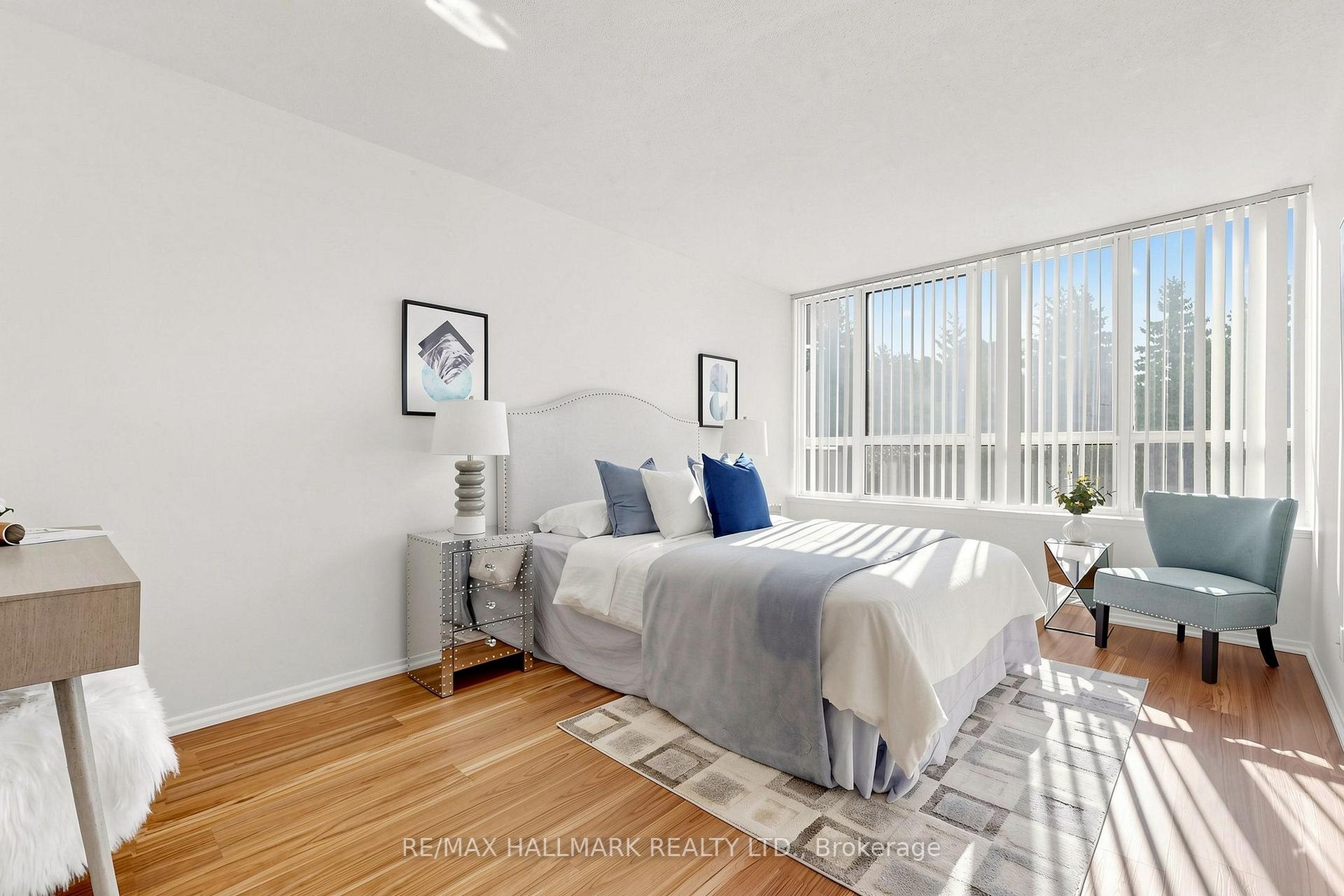 Photo 16 of Unit 210, 33 Weldrick Road E, Richmond Hill, Observatory — HOMEH
