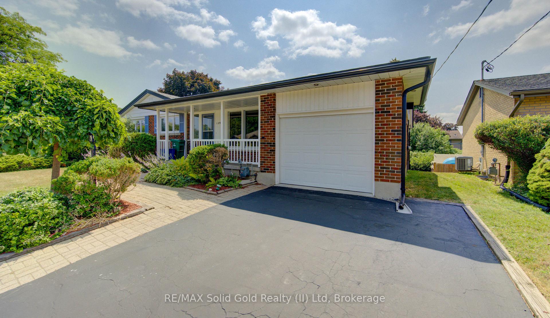 Photo 2 of 139 Trafalgar Avenue, Kitchener, Stanley Park — HOMEH