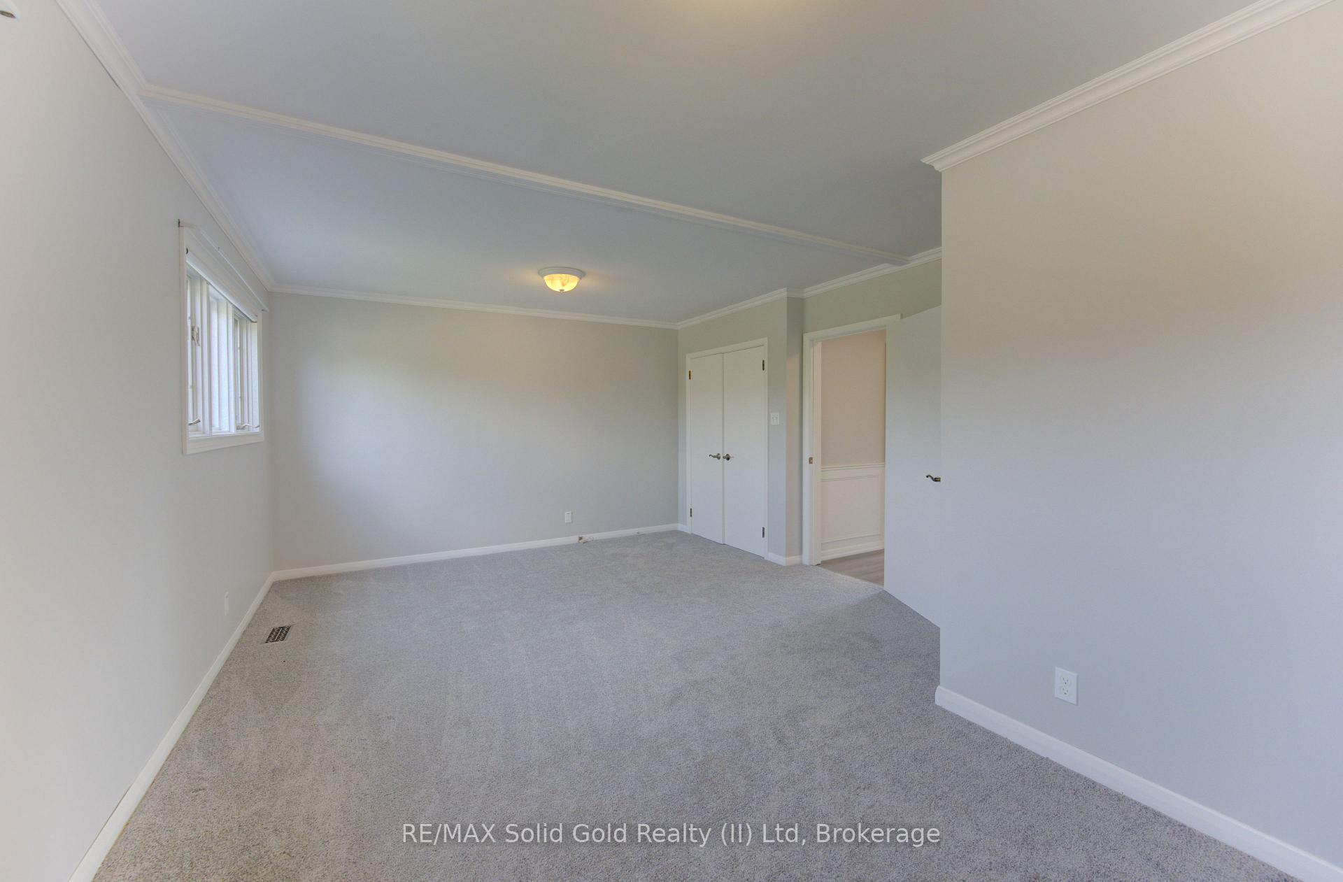 Photo 17 of 139 Trafalgar Avenue, Kitchener, Stanley Park — HOMEH