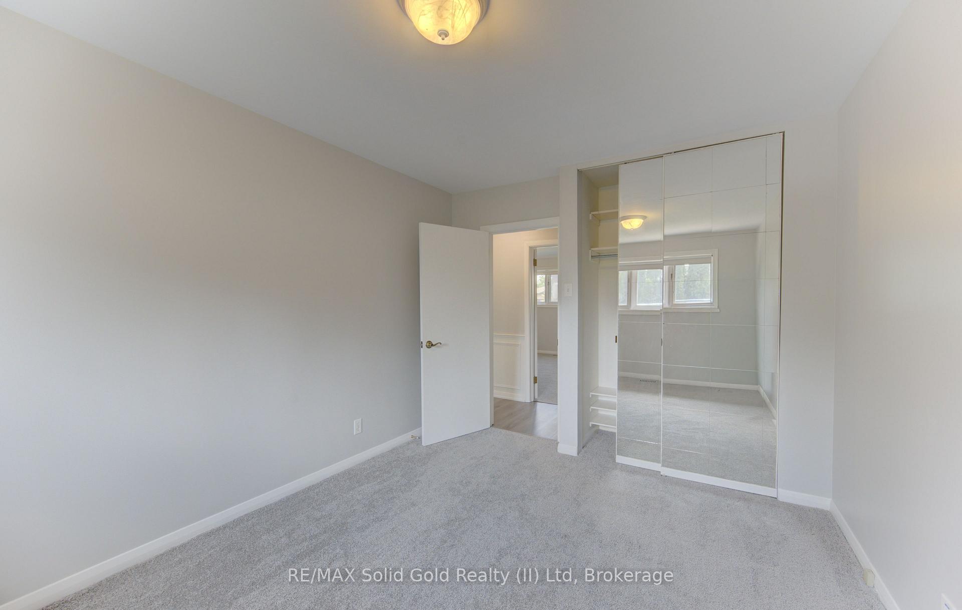 Photo 19 of 139 Trafalgar Avenue, Kitchener, Stanley Park — HOMEH