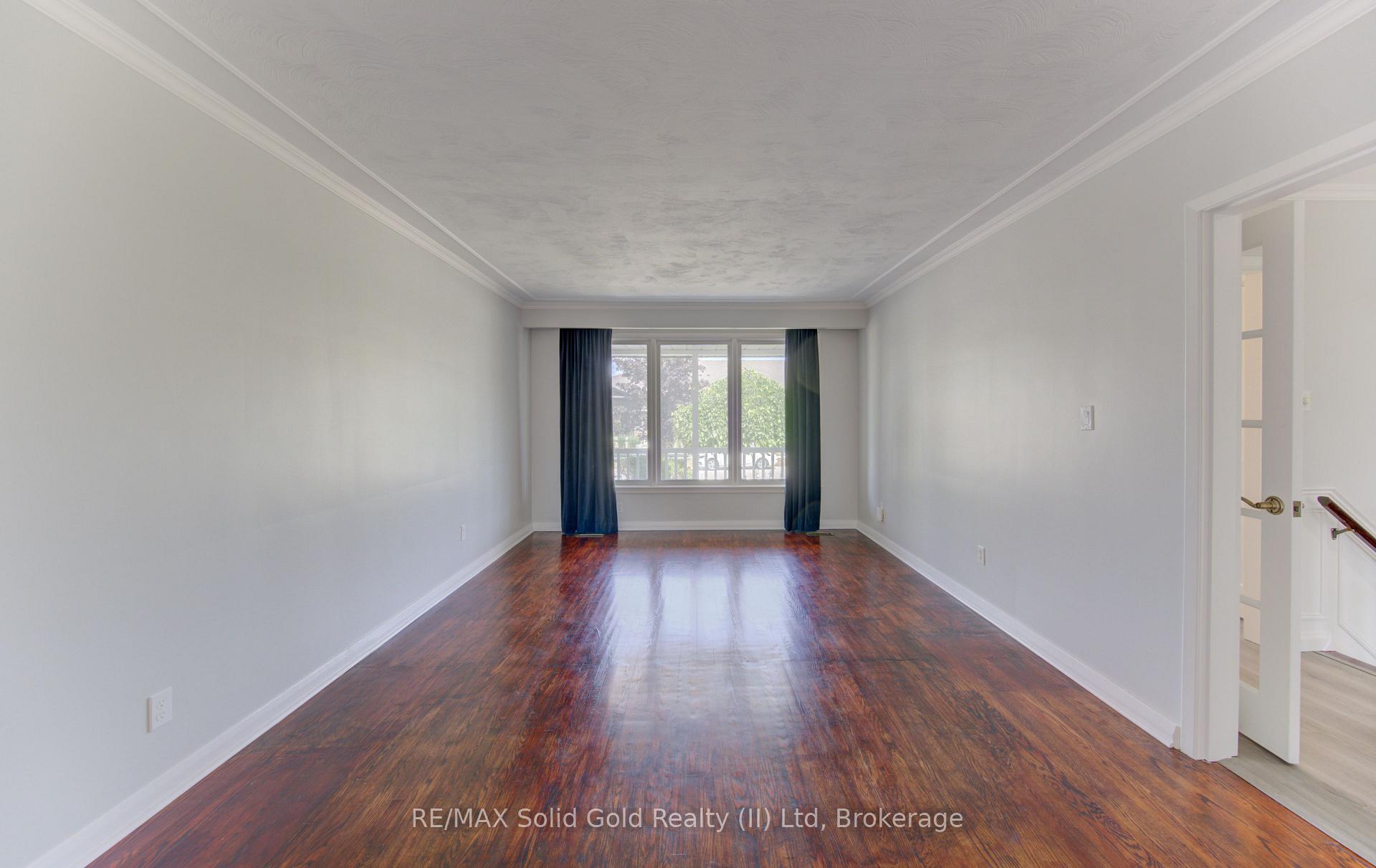 Photo 22 of 139 Trafalgar Avenue, Kitchener, Stanley Park — HOMEH