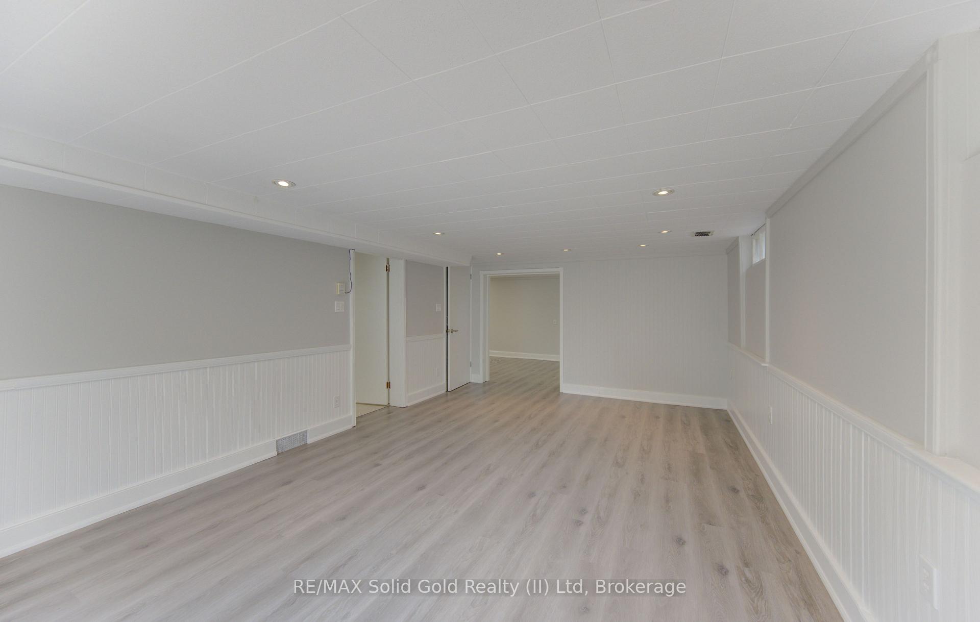 Photo 30 of 139 Trafalgar Avenue, Kitchener, Stanley Park — HOMEH