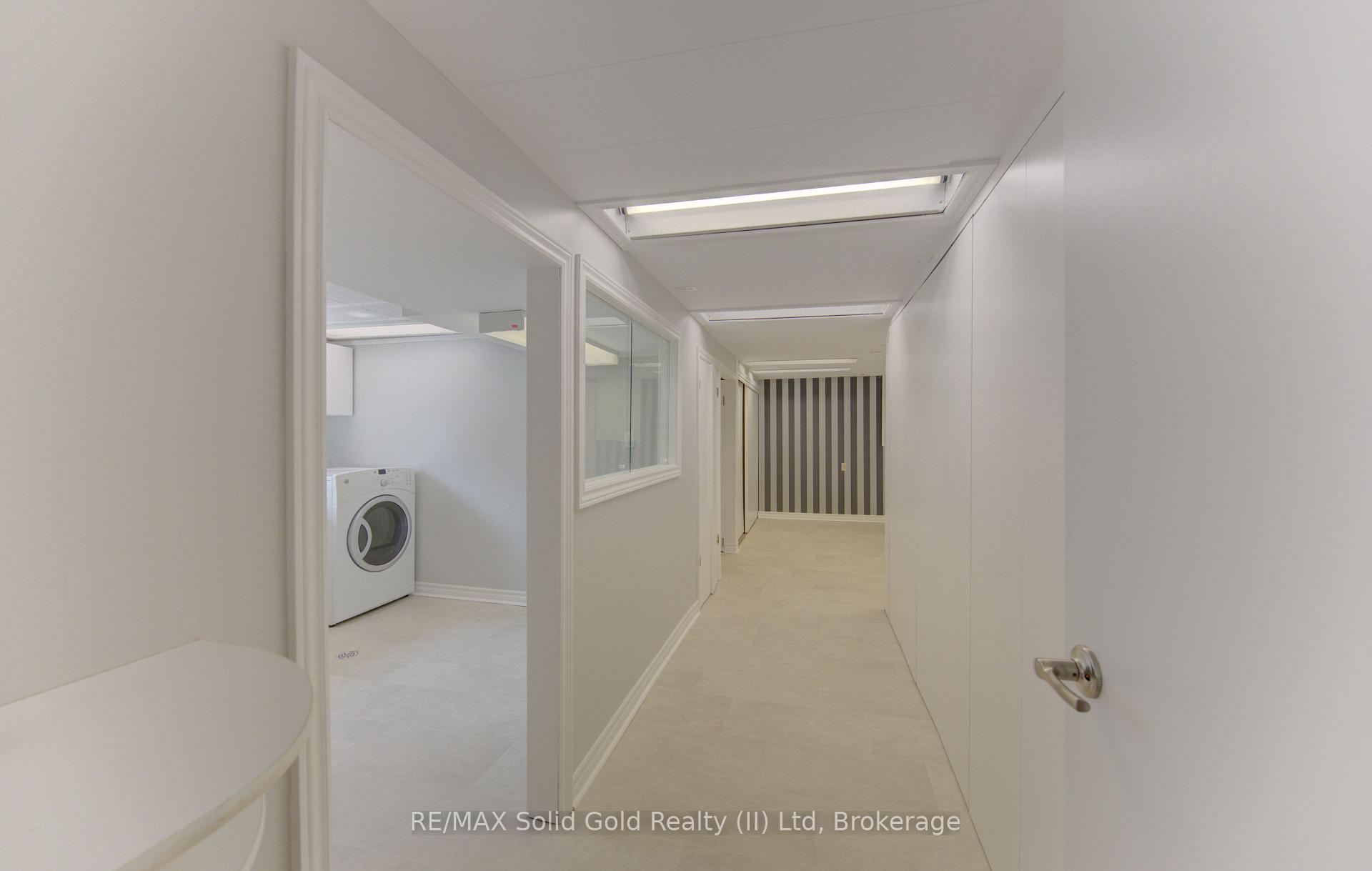 Photo 34 of 139 Trafalgar Avenue, Kitchener, Stanley Park — HOMEH