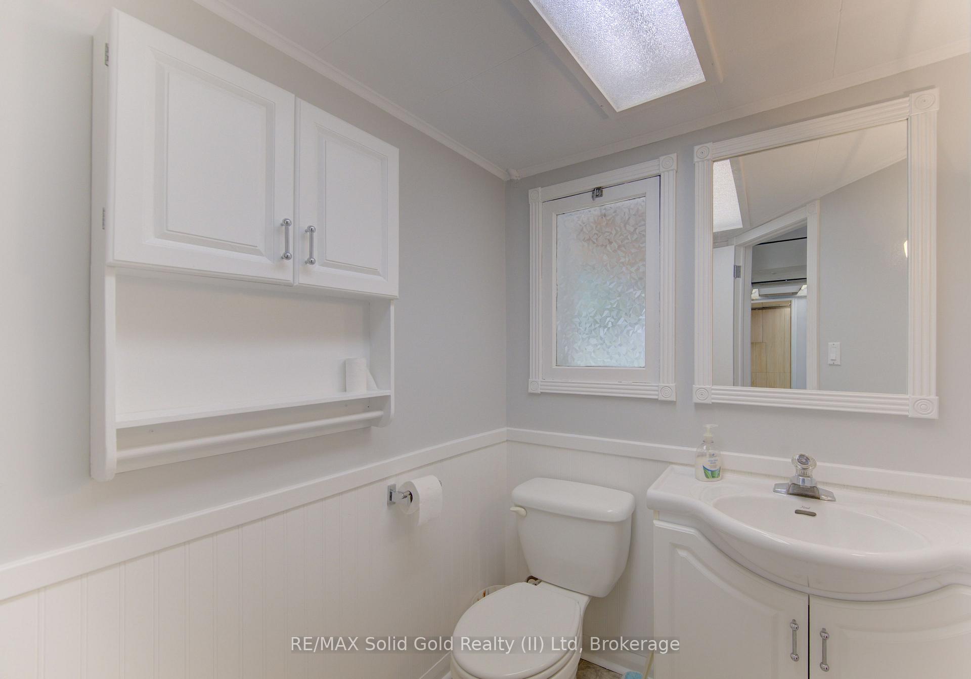 Photo 39 of 139 Trafalgar Avenue, Kitchener, Stanley Park — HOMEH