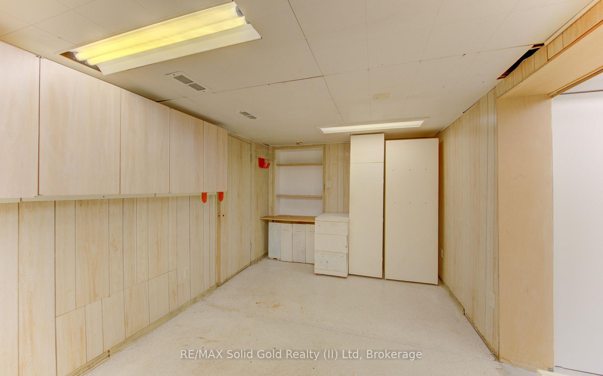 Photo 41 of 139 Trafalgar Avenue, Kitchener, Stanley Park — HOMEH