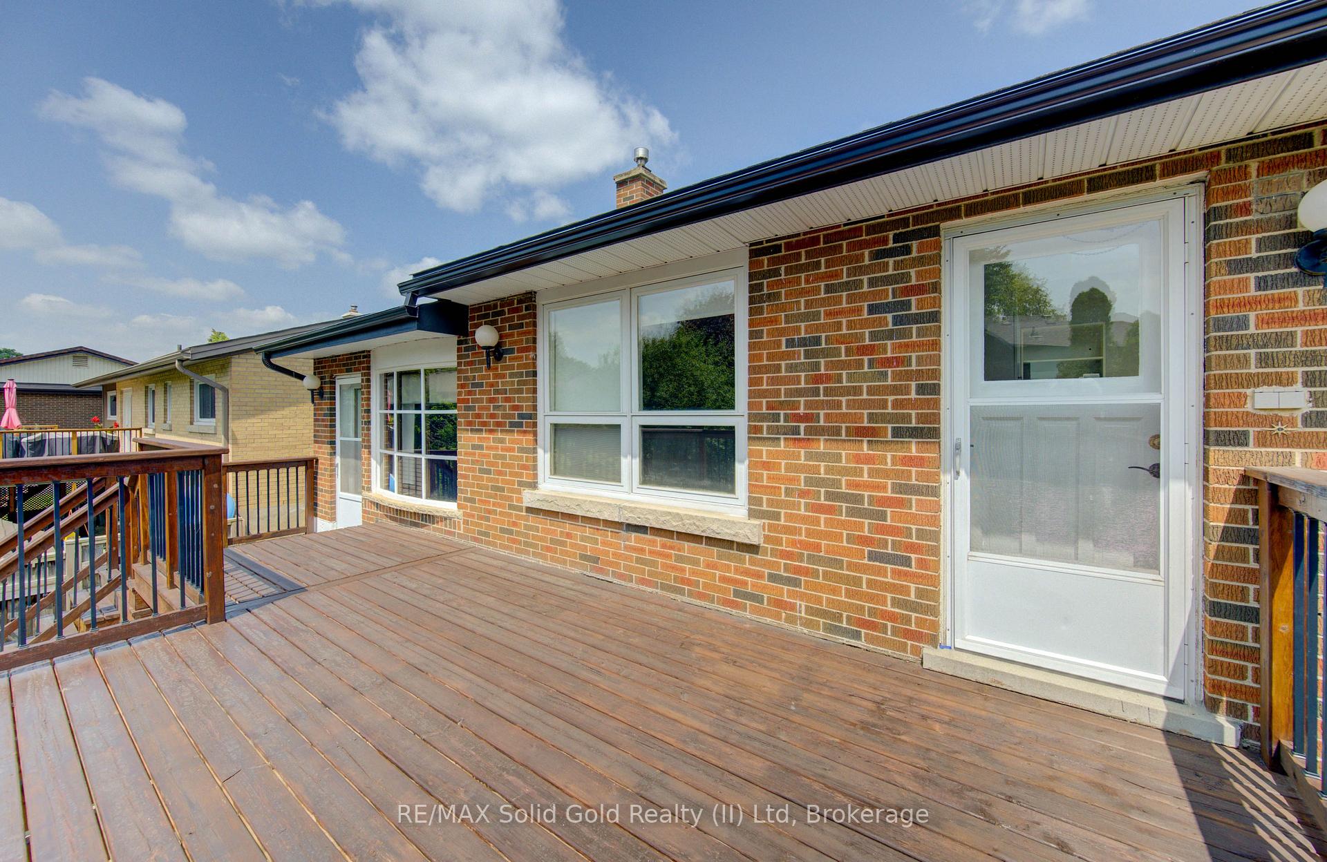 Photo 47 of 139 Trafalgar Avenue, Kitchener, Stanley Park — HOMEH