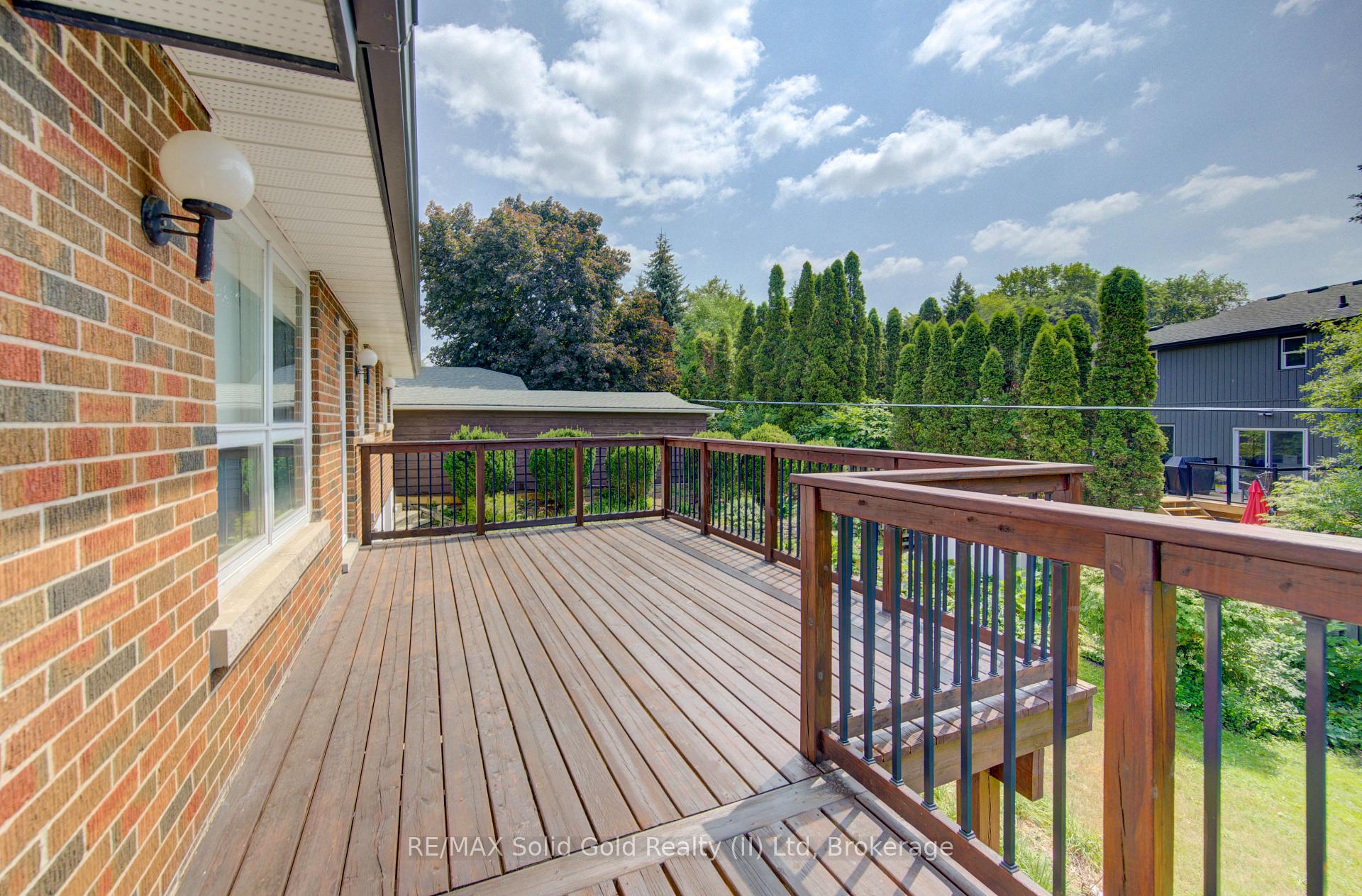 Photo 48 of 139 Trafalgar Avenue, Kitchener, Stanley Park — HOMEH