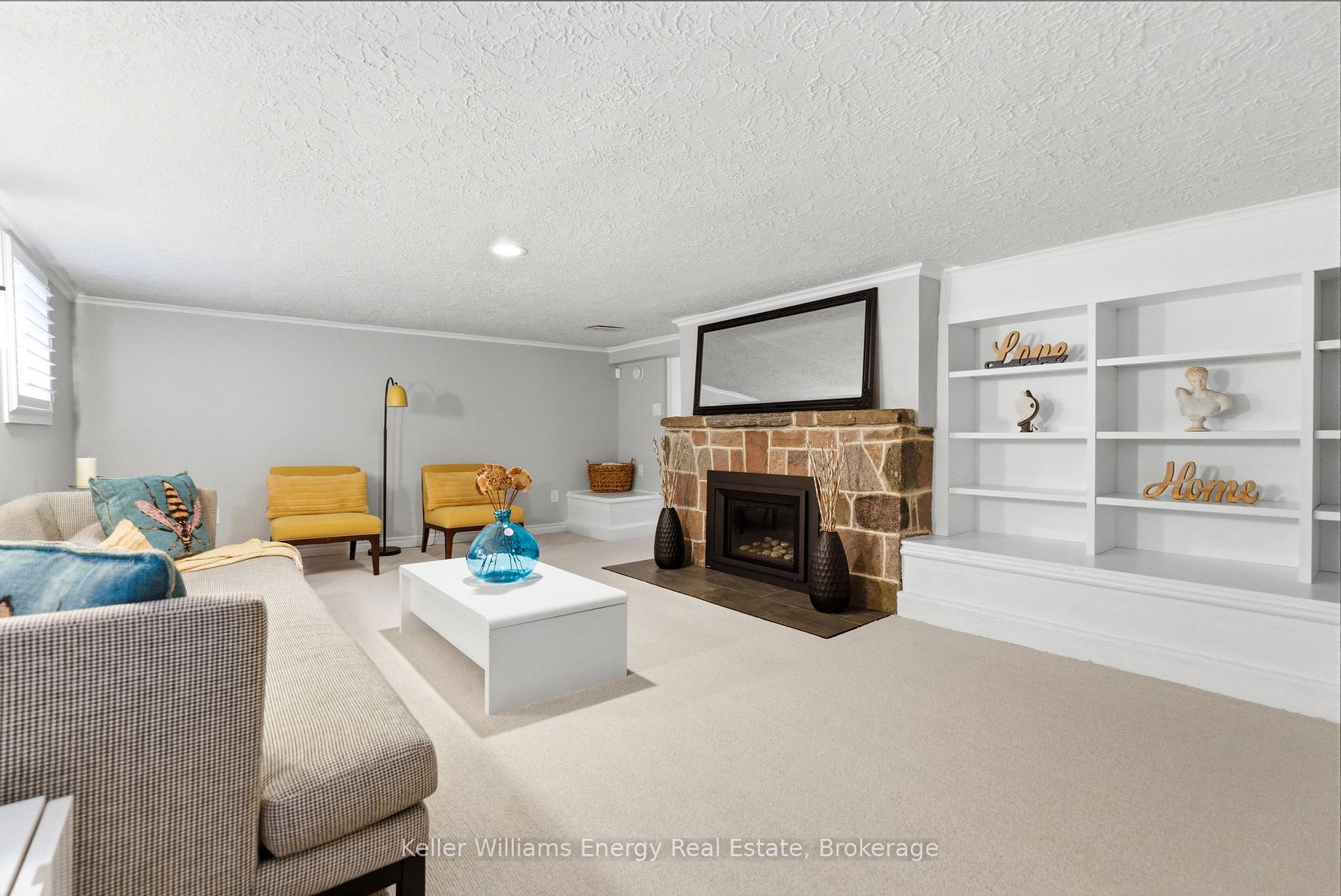 Photo 25 of 59 Bagot Street, Whitby, Brooklin — HOMEH