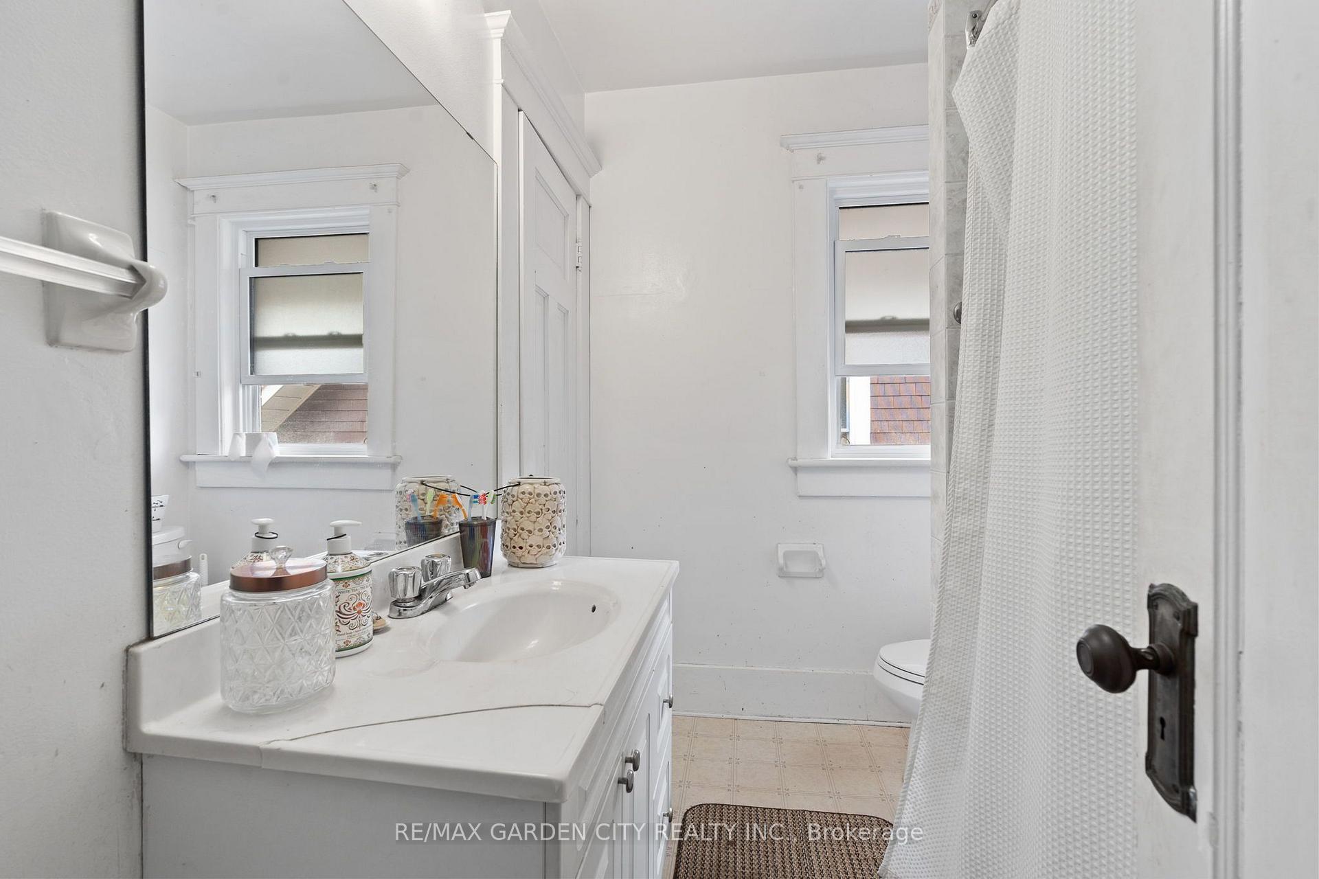 Photo 11 of 4842 Fourth Avenue, Niagara Falls, Cherrywood — HOMEH