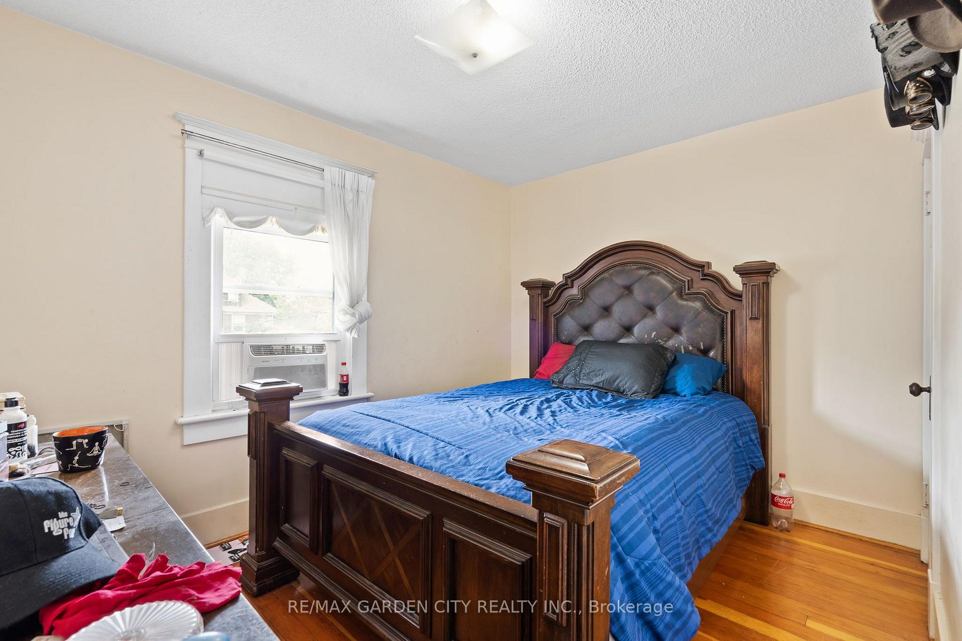 Photo 13 of 4842 Fourth Avenue, Niagara Falls, Cherrywood — HOMEH