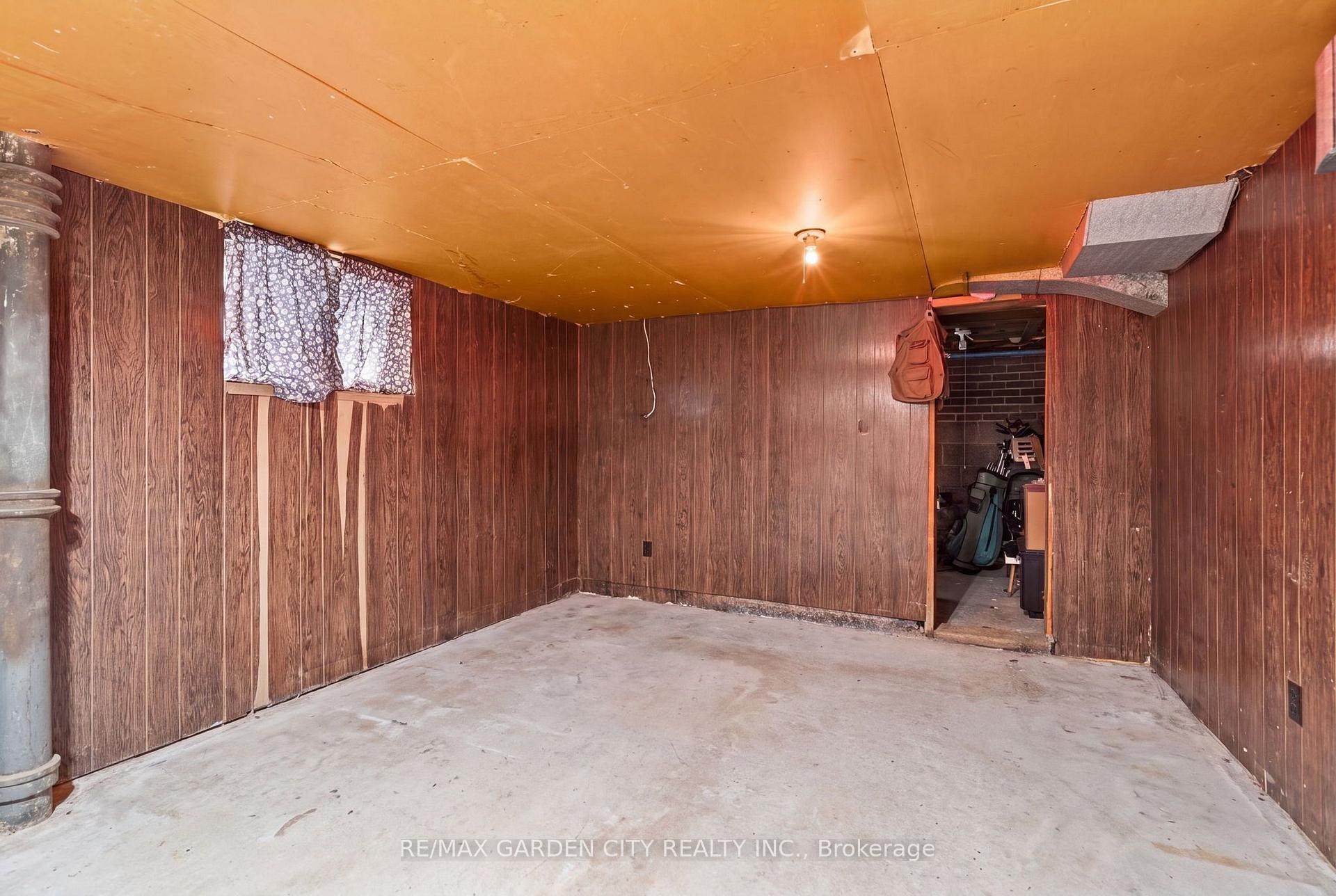 Photo 14 of 4842 Fourth Avenue, Niagara Falls, Cherrywood — HOMEH