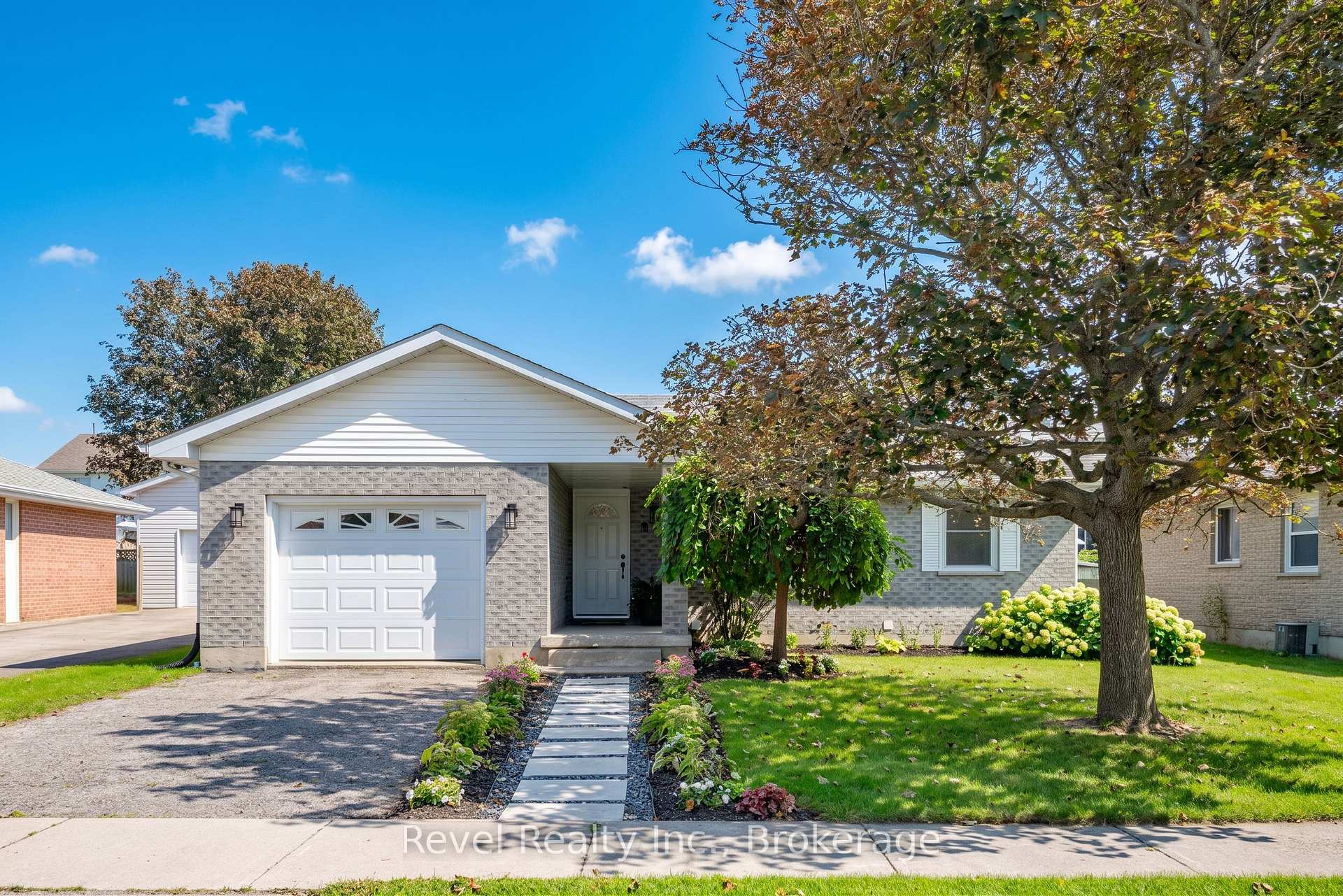 Front of 9 Crestwood Avenue