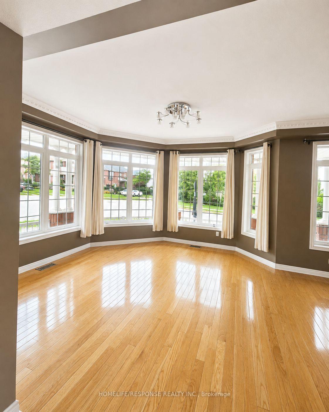 Photo 2 of 456 La Rocca Avenue, Vaughan, Vellore Village — HOMEH