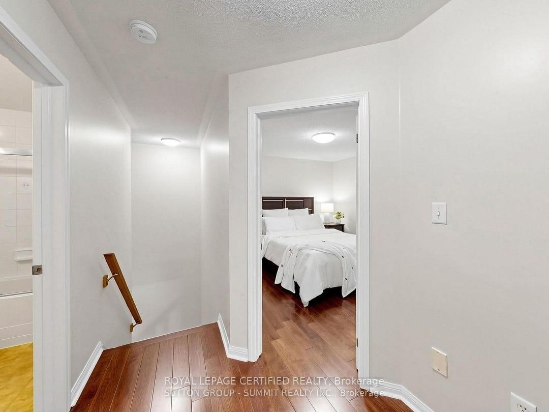 Photo 11 of 3032 Dewridge Avenue S, Oakville, Bronte Creek — HOMEH