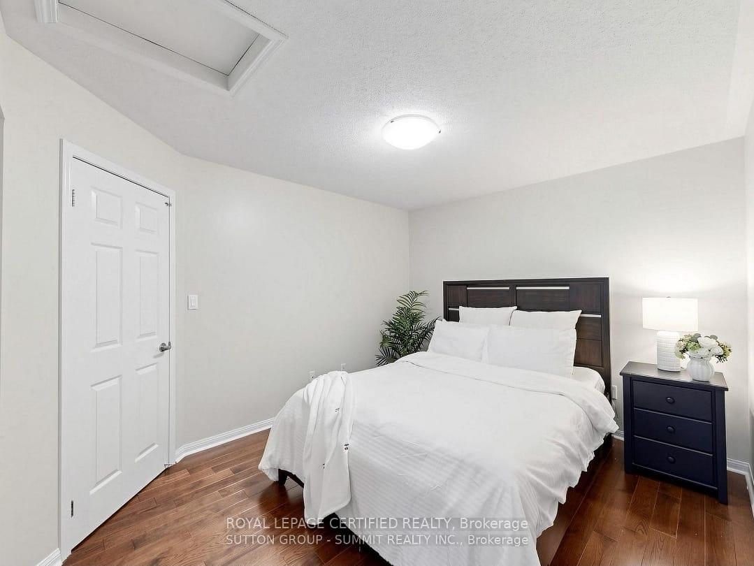 Photo 16 of 3032 Dewridge Avenue S, Oakville, Bronte Creek — HOMEH
