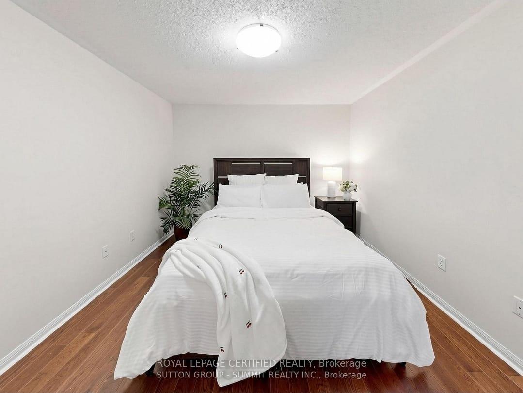 Photo 17 of 3032 Dewridge Avenue S, Oakville, Bronte Creek — HOMEH