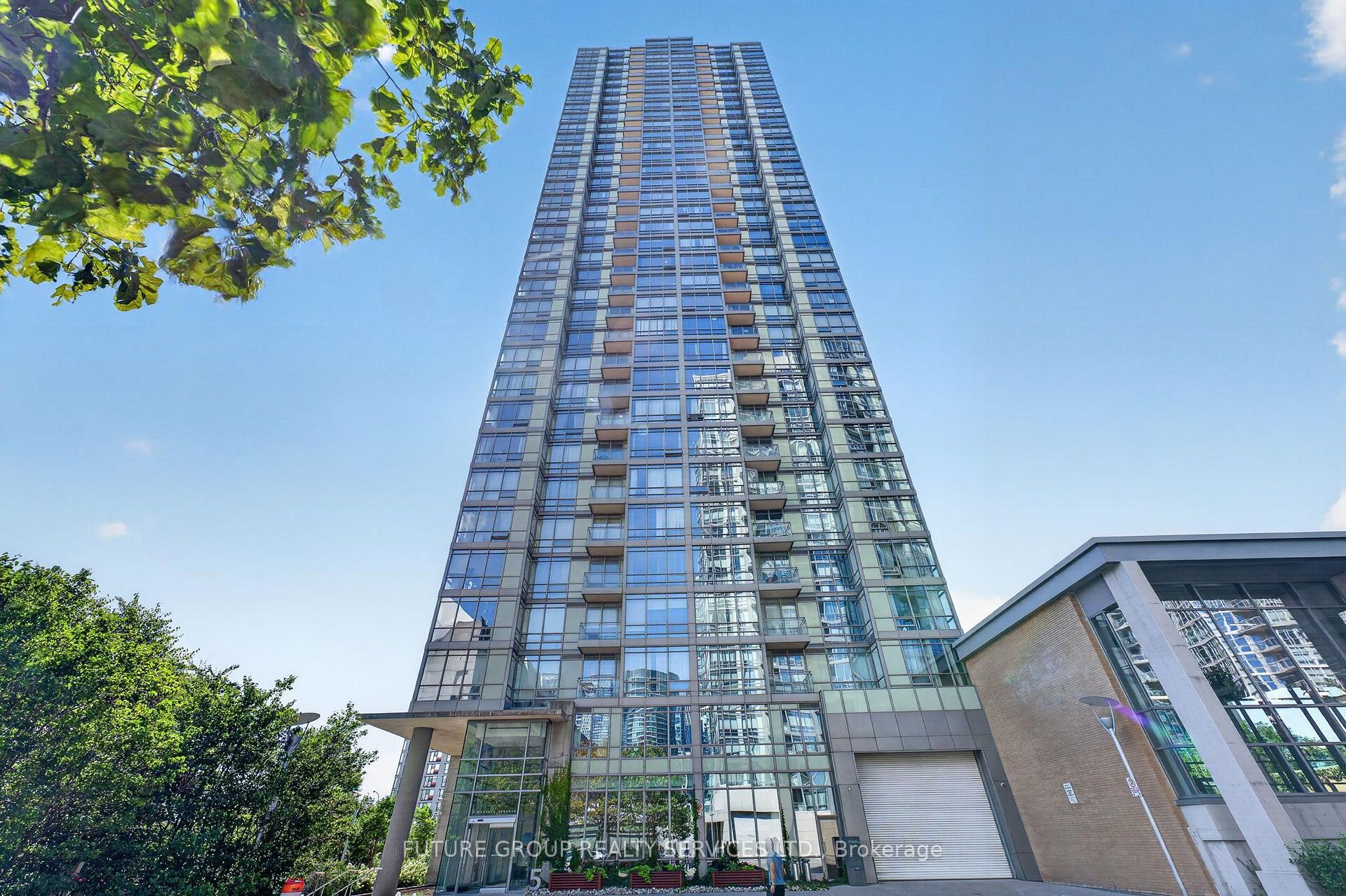Photo 8 of 5 Mariner Terrace, Toronto, Waterfront Communities — HOMEH