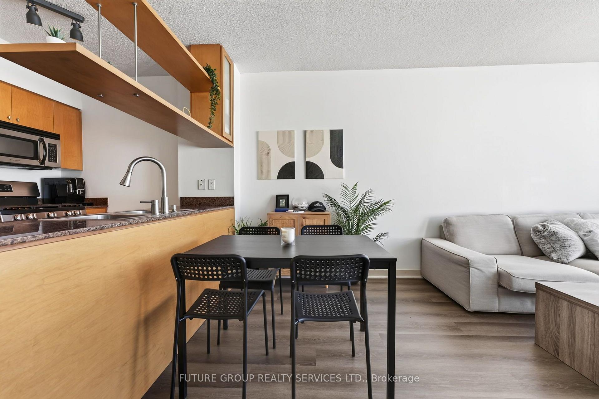Photo 22 of 5 Mariner Terrace, Toronto, Waterfront Communities — HOMEH
