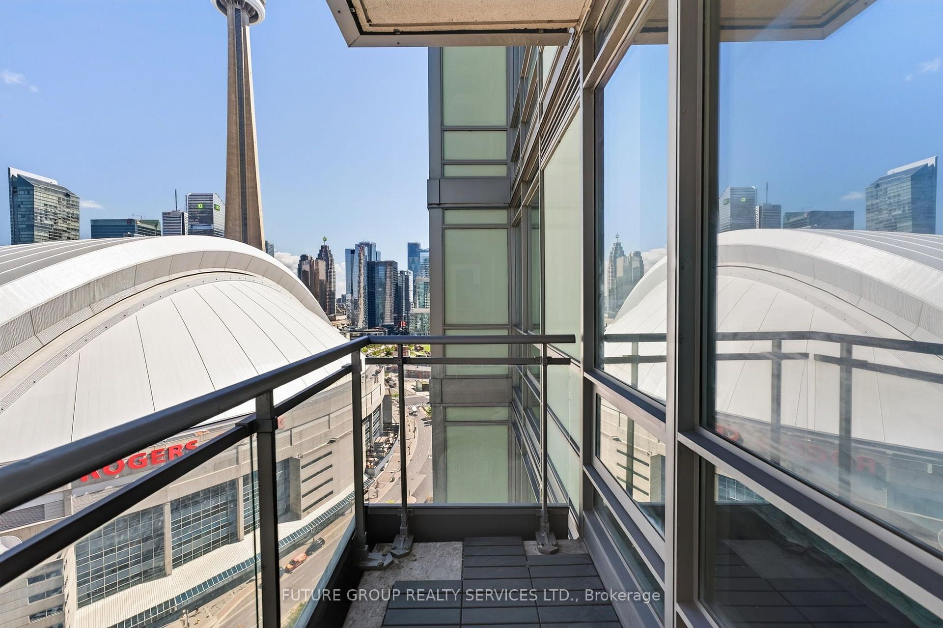 Photo 23 of 5 Mariner Terrace, Toronto, Waterfront Communities — HOMEH