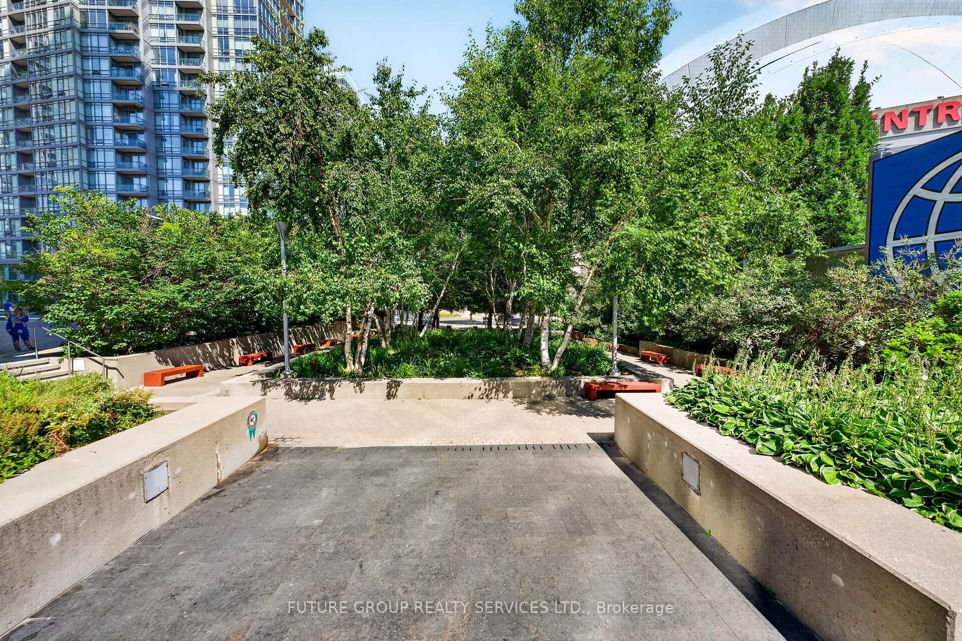 Photo 28 of 5 Mariner Terrace, Toronto, Waterfront Communities — HOMEH