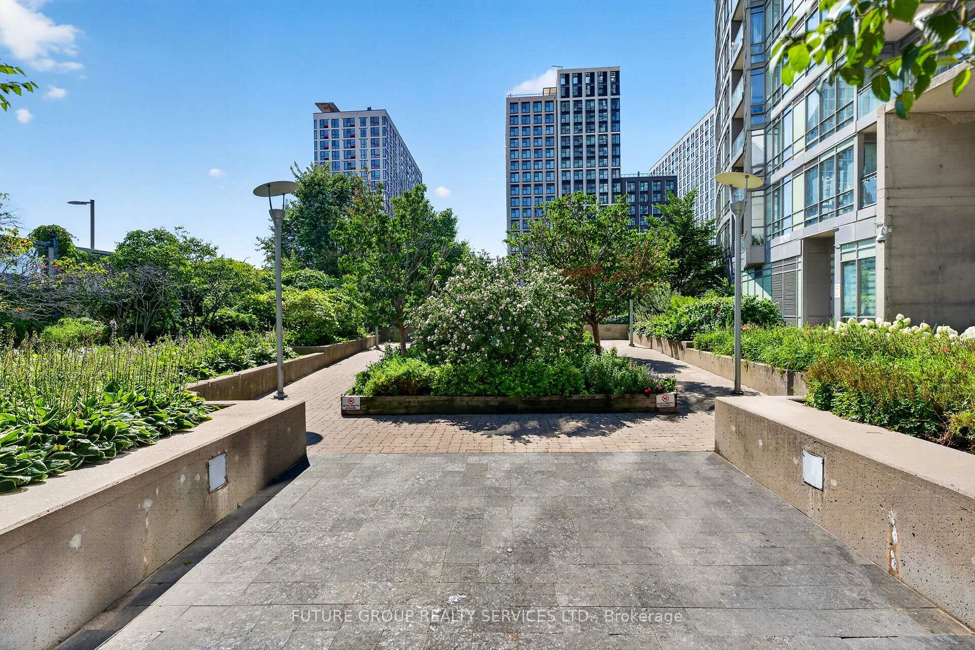 Photo 29 of 5 Mariner Terrace, Toronto, Waterfront Communities — HOMEH
